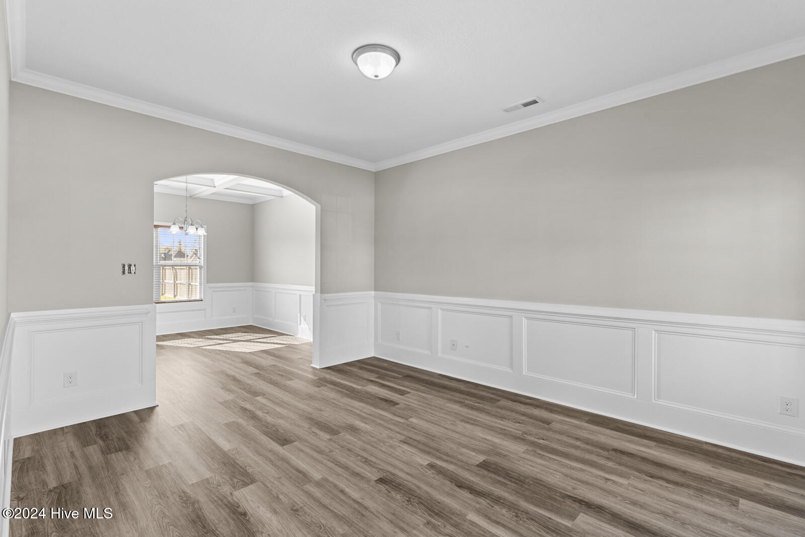 913 Roswell Lane Property Photo 8