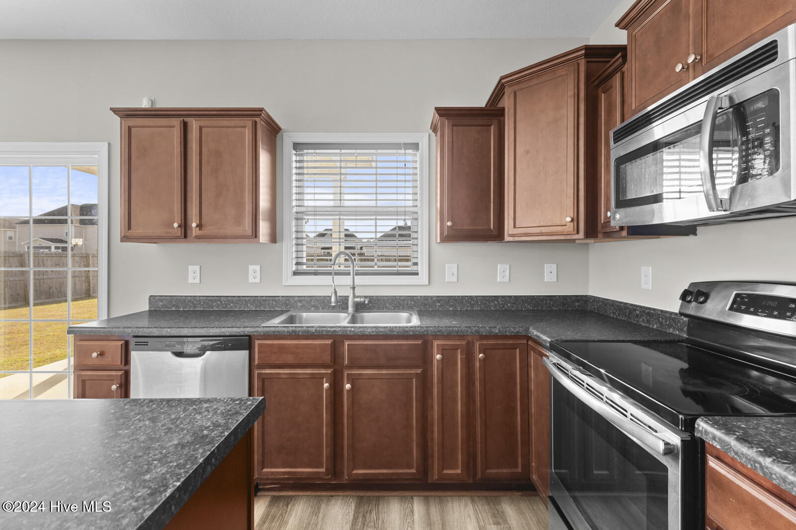 913 Roswell Lane Property Photo 13