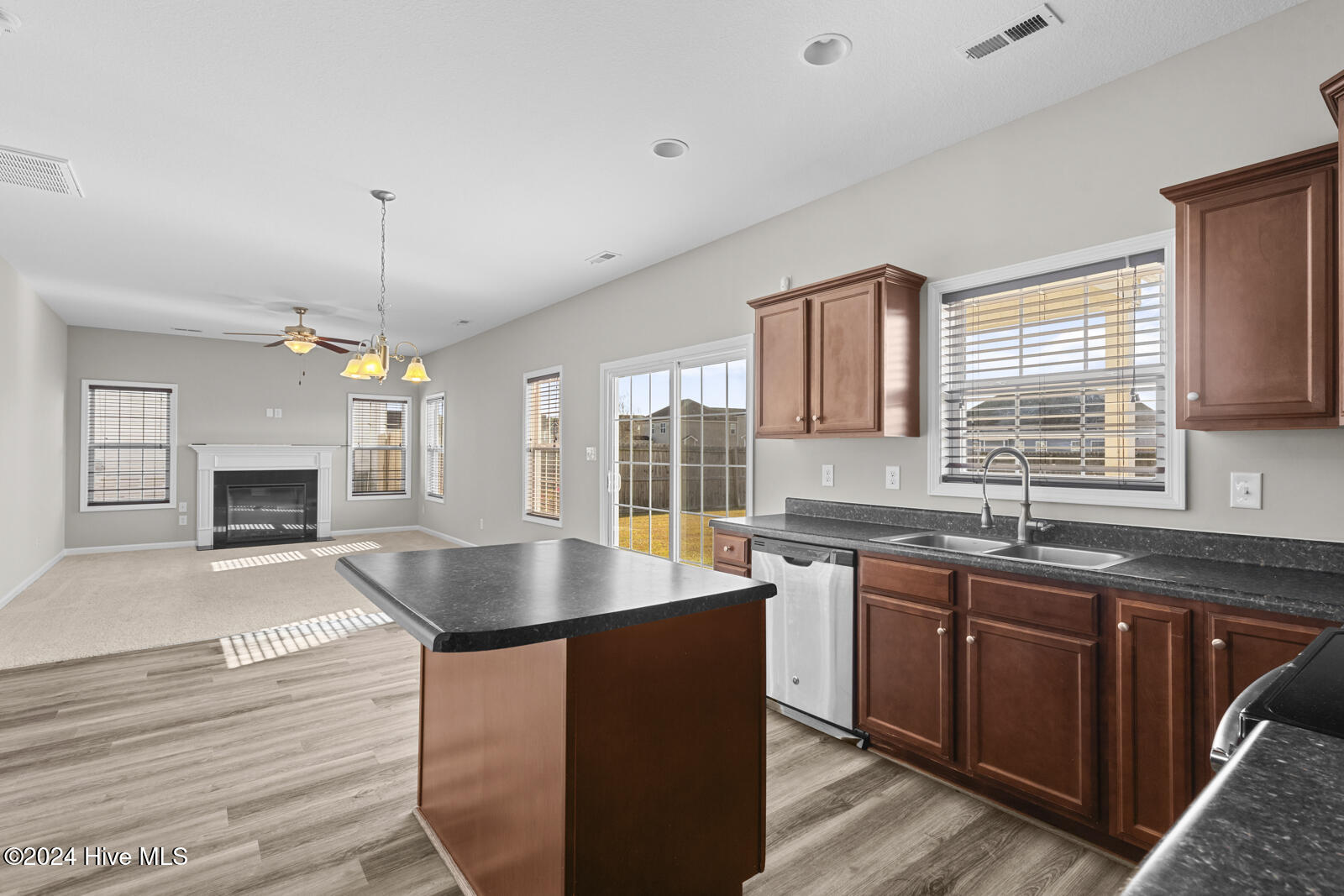 913 Roswell Lane Property Photo 15