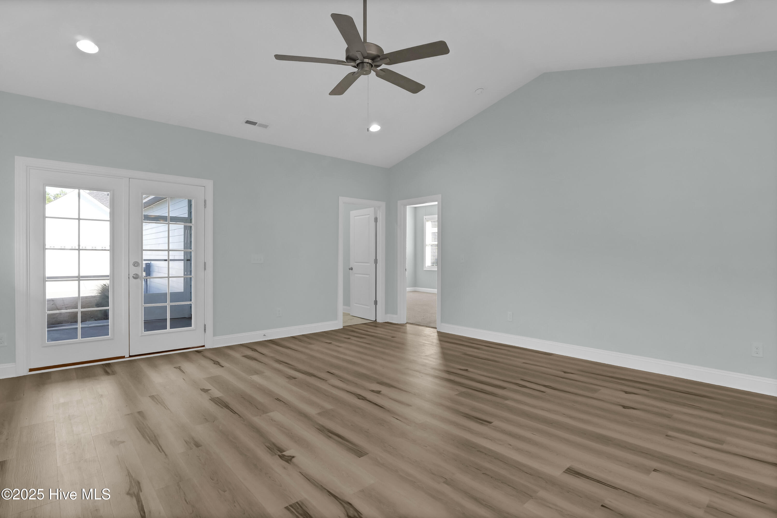 653 Edgerton Drive Property Photo 16