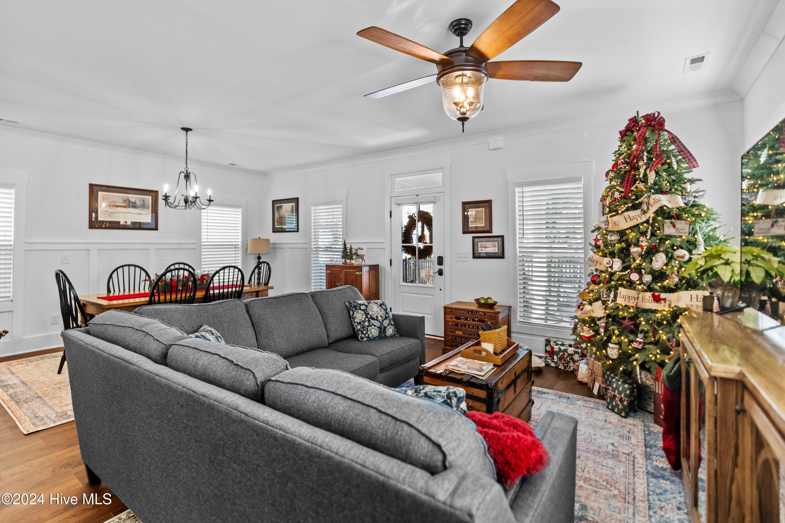 1107 N Caswell Avenue Property Photo 12