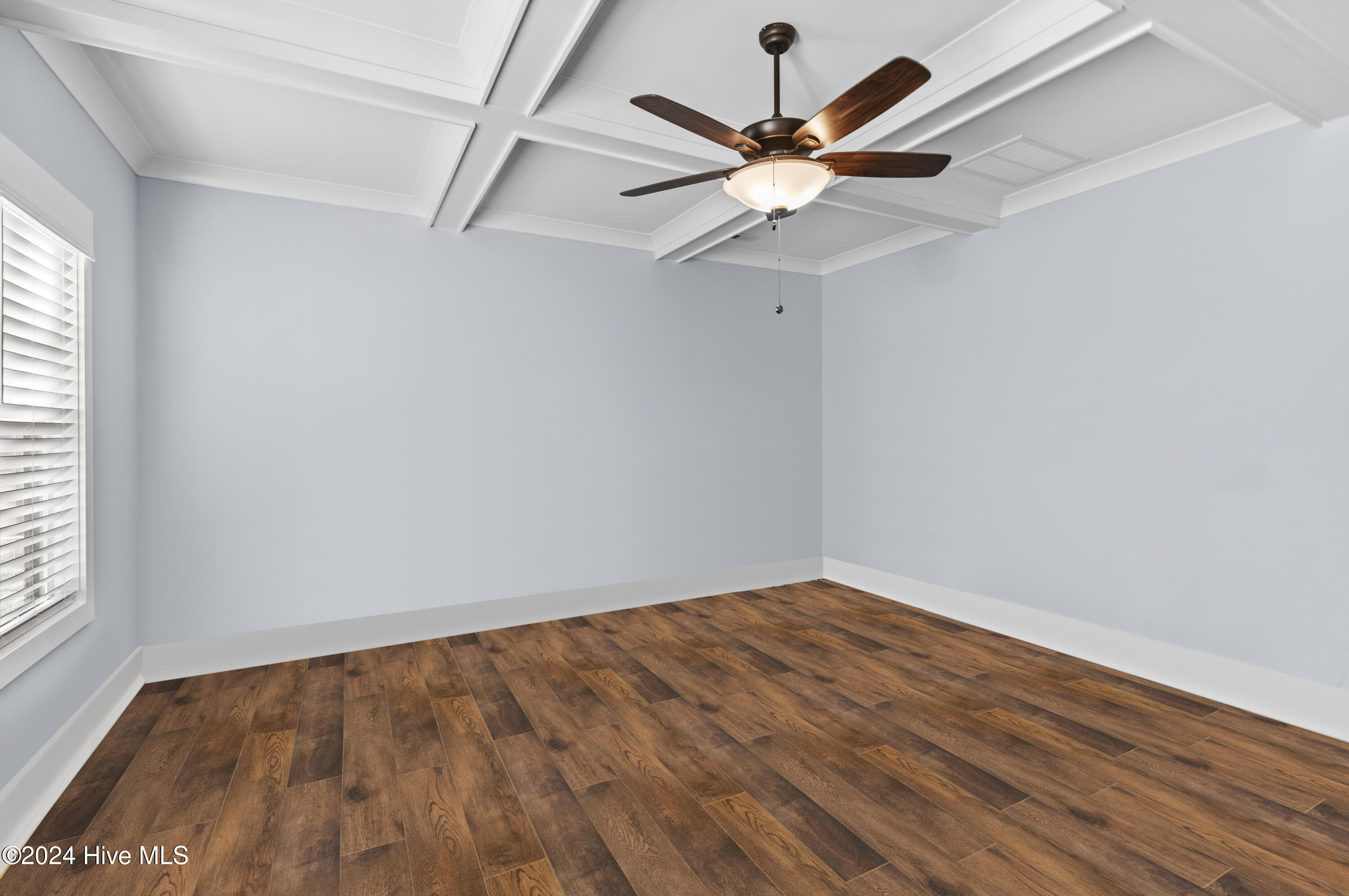 1107 N Caswell Avenue Property Photo 17