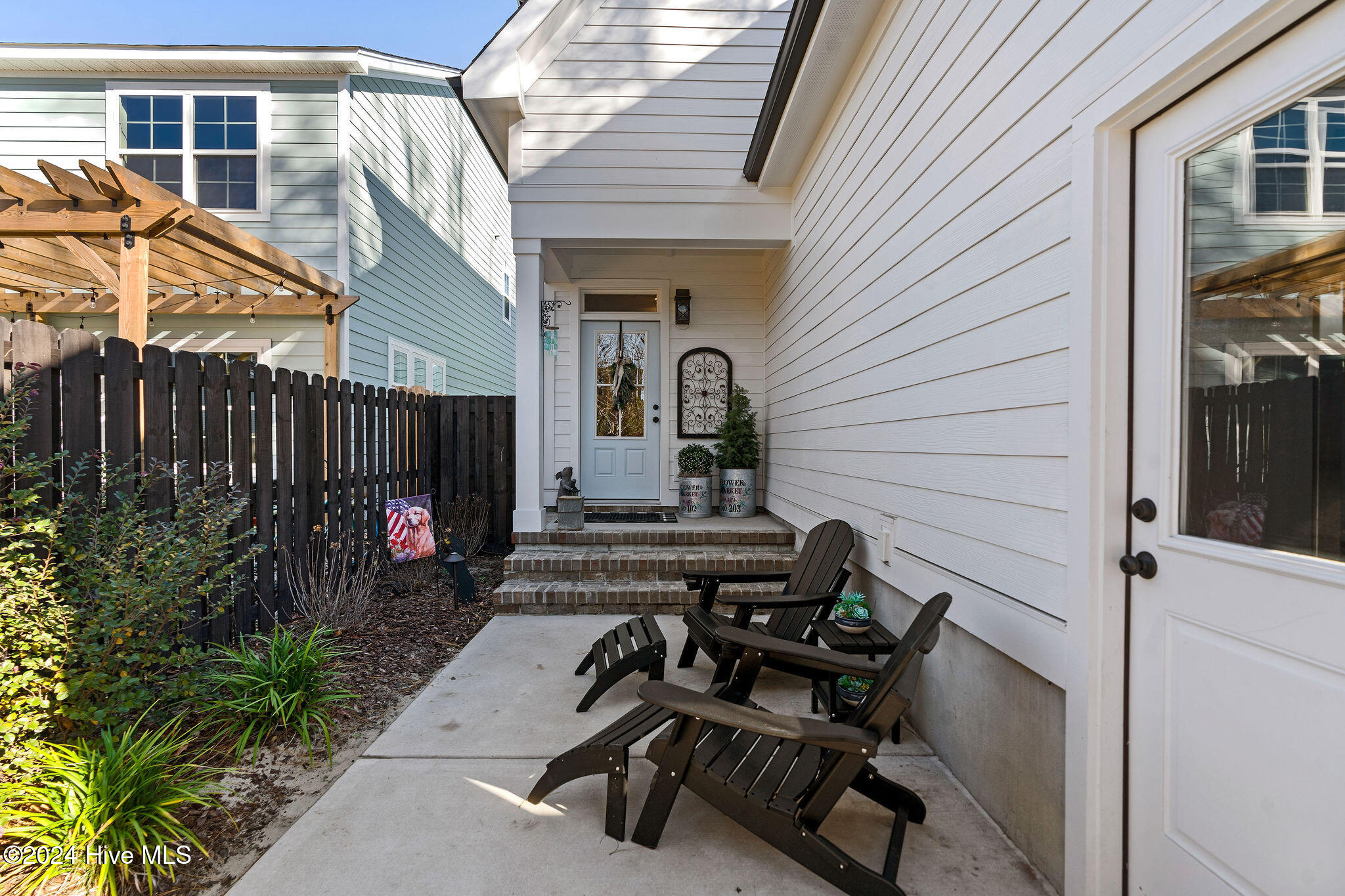 1107 N Caswell Avenue Property Photo 26