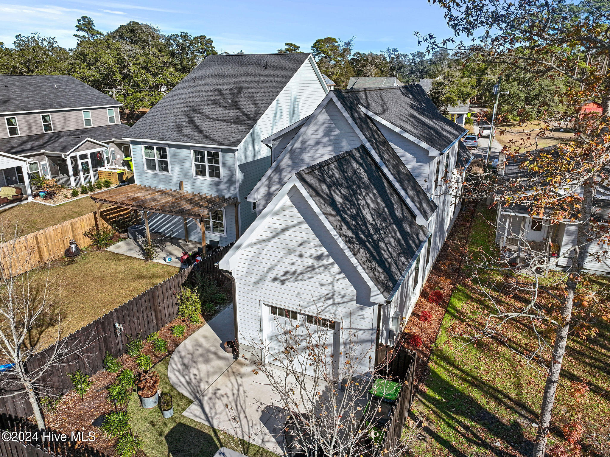 1107 N Caswell Avenue Property Photo 29