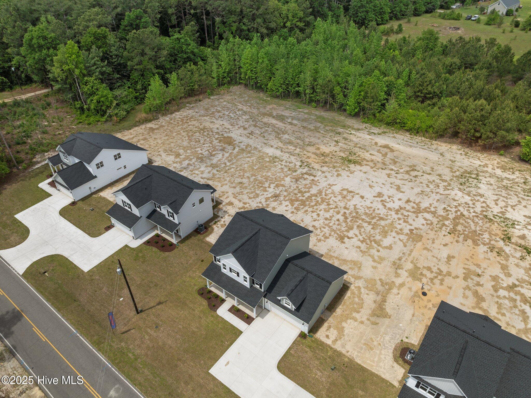 1571 Scull Road Property Photo 3