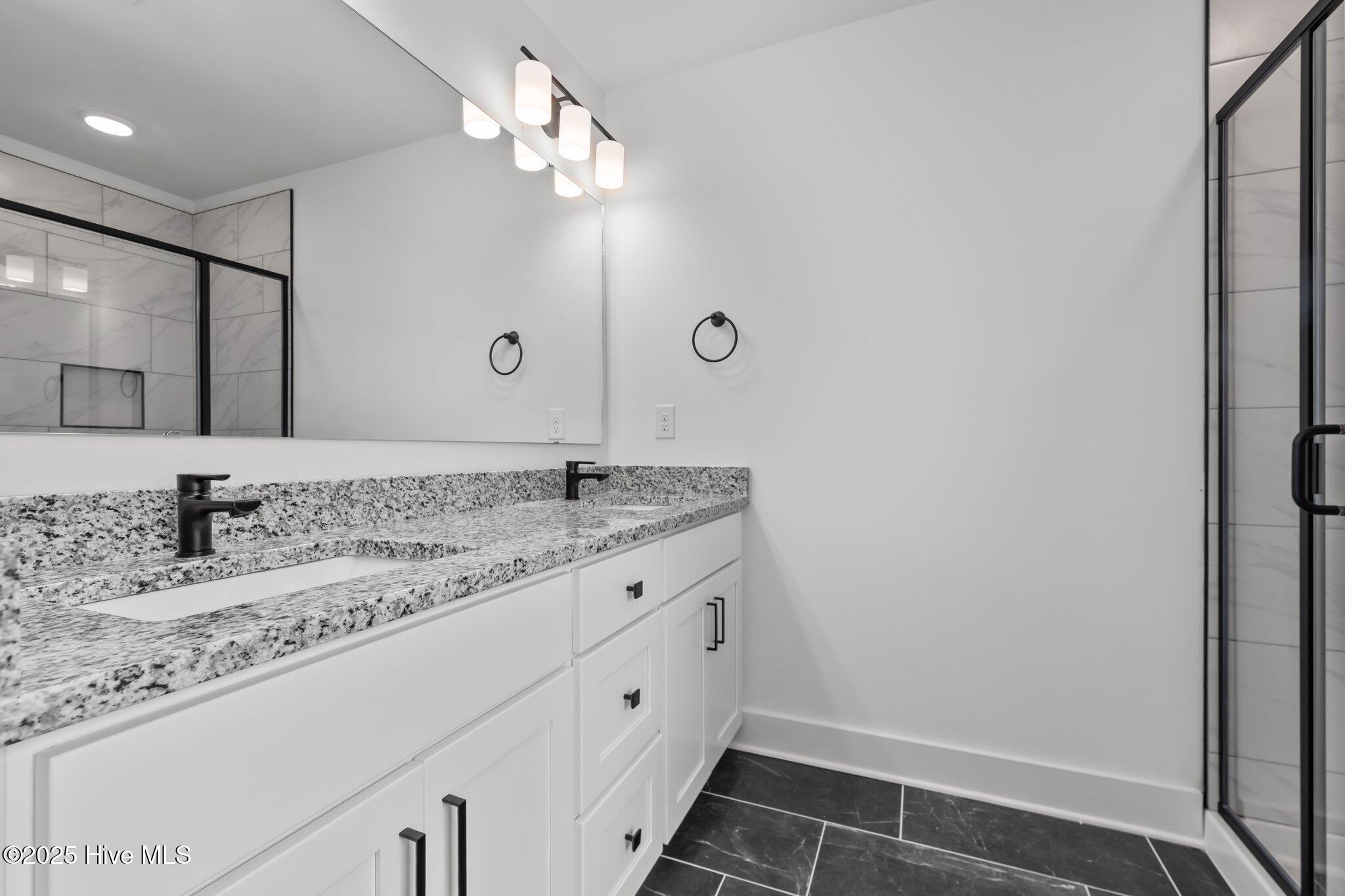 1571 Scull Road Property Photo 7