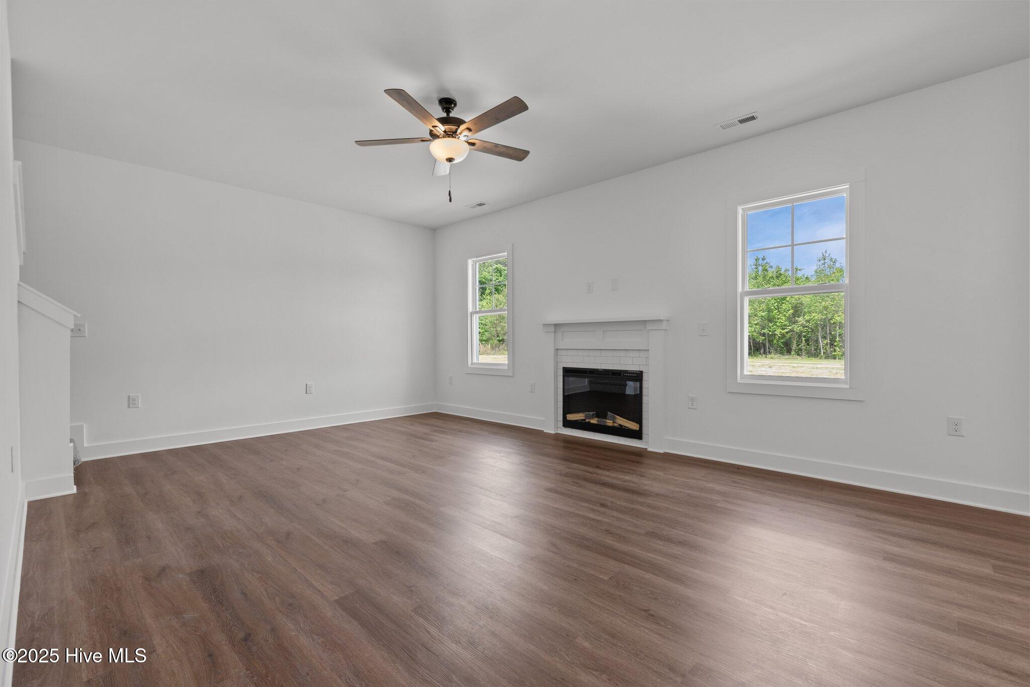 1571 Scull Road Property Photo 14
