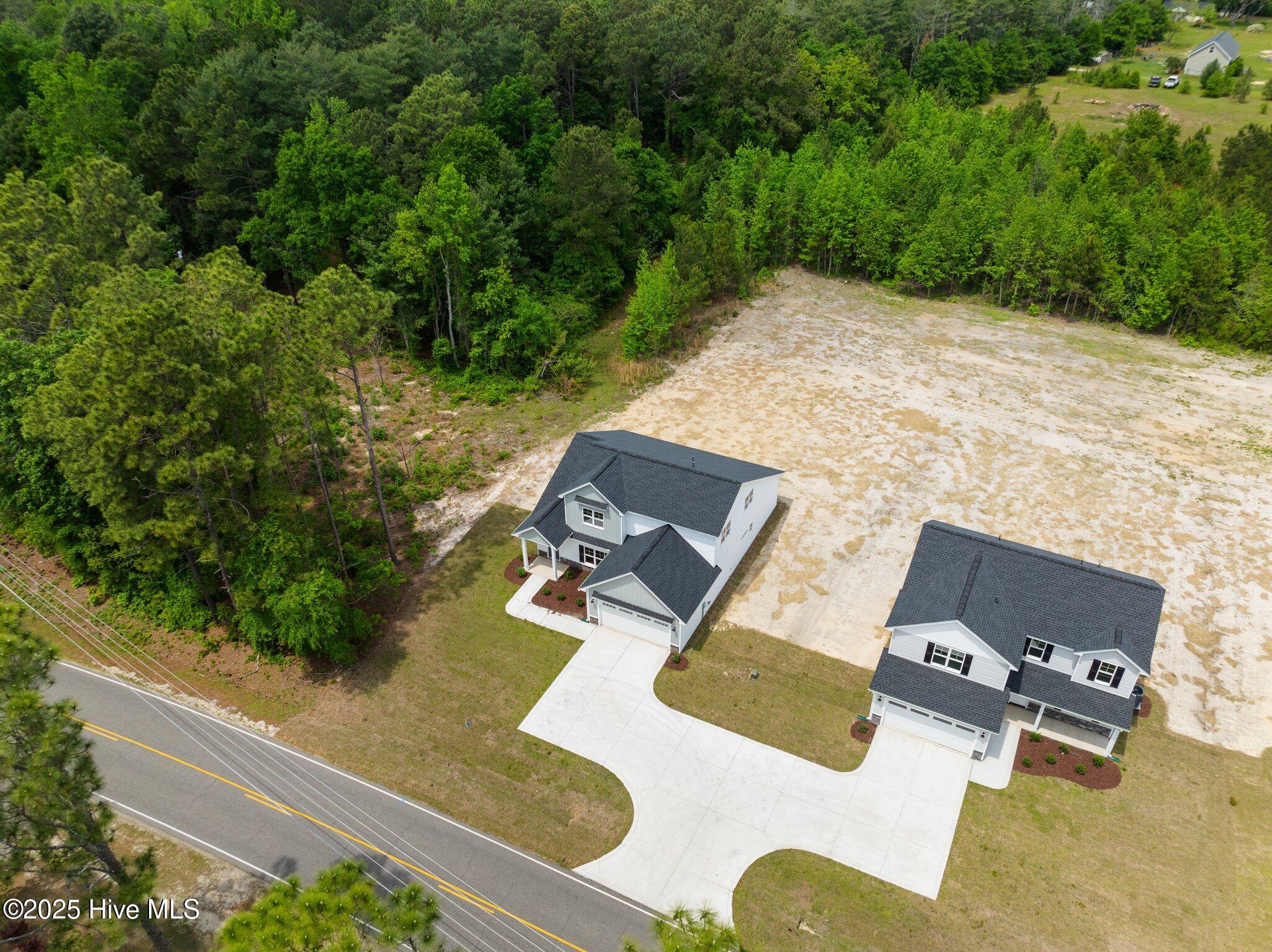 1559 Scull Road Property Photo 4