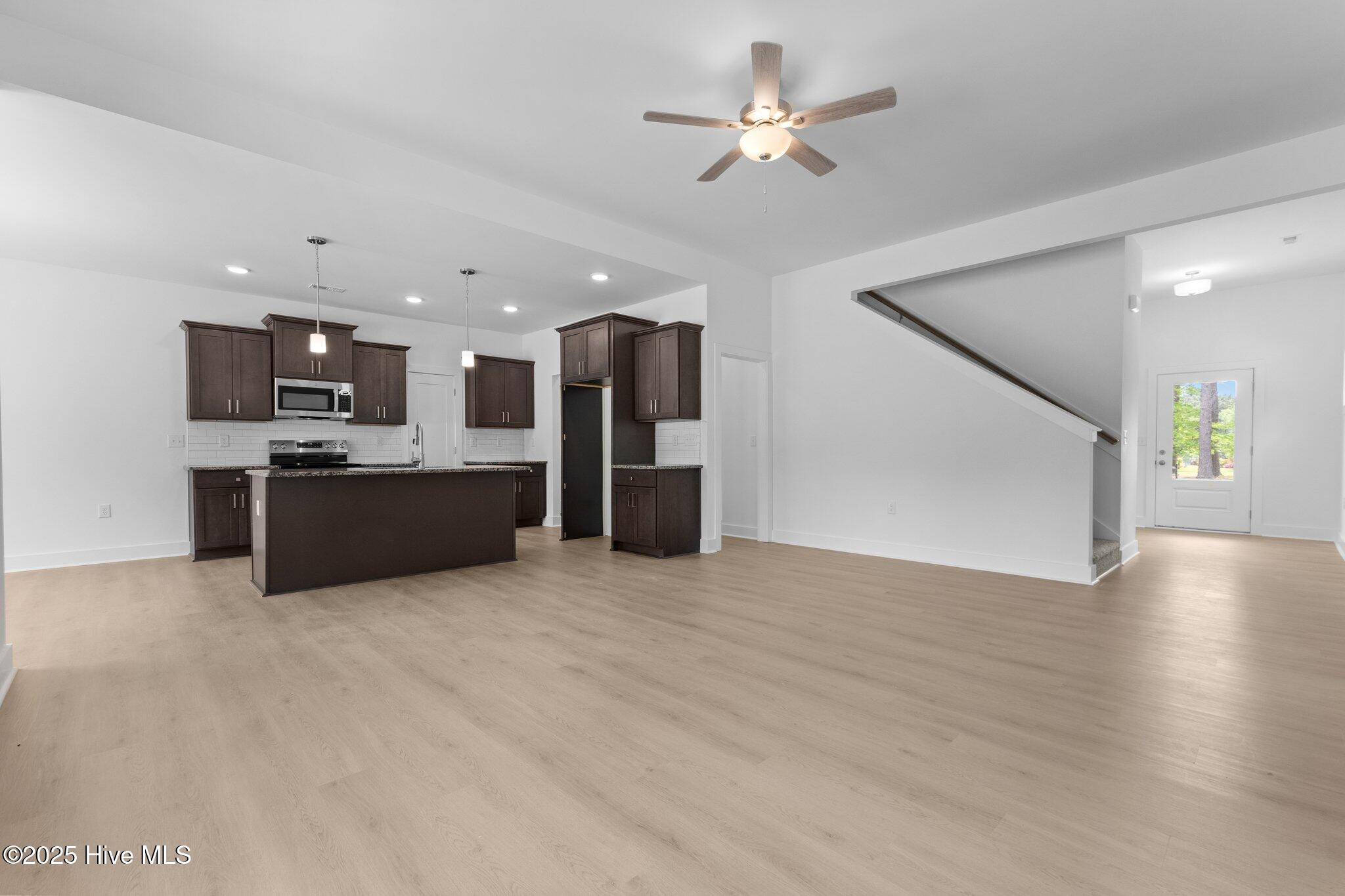 1559 Scull Road Property Photo 8