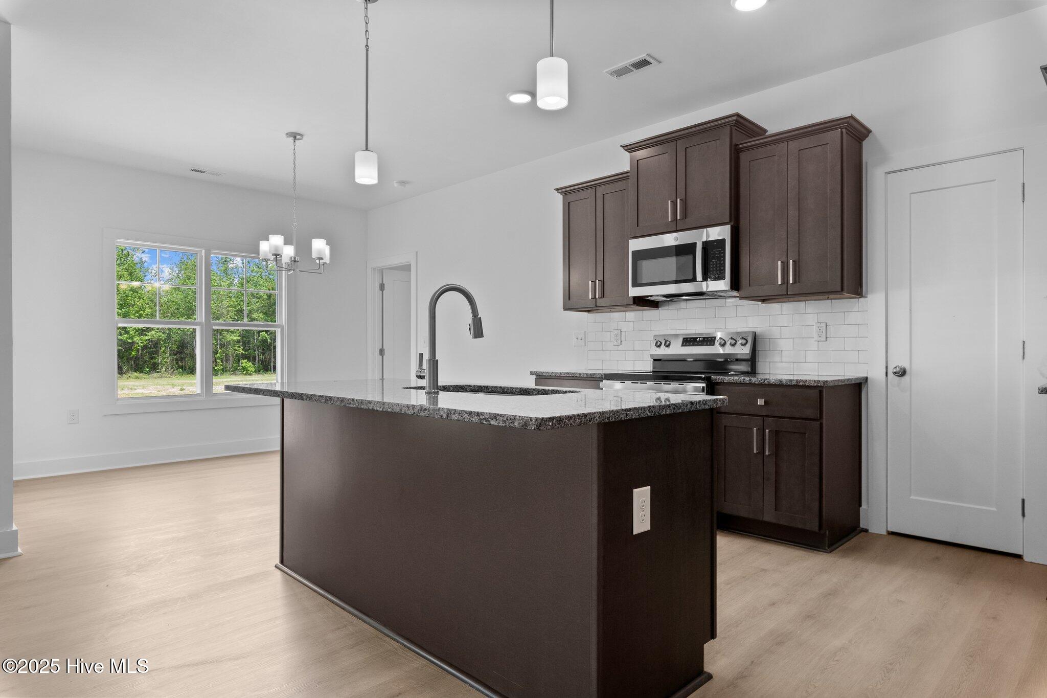 1559 Scull Road Property Photo 10