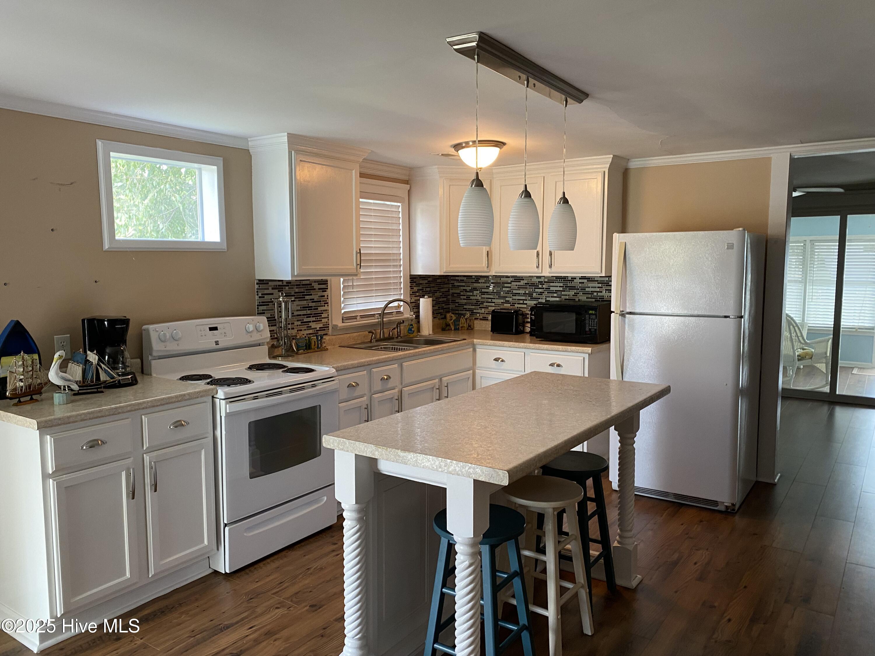 214 Swan Point Drive Property Photo 12