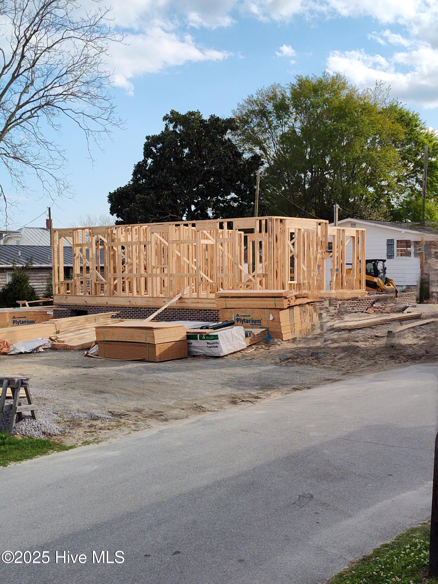 207 S Walnut Street Property Photo 2