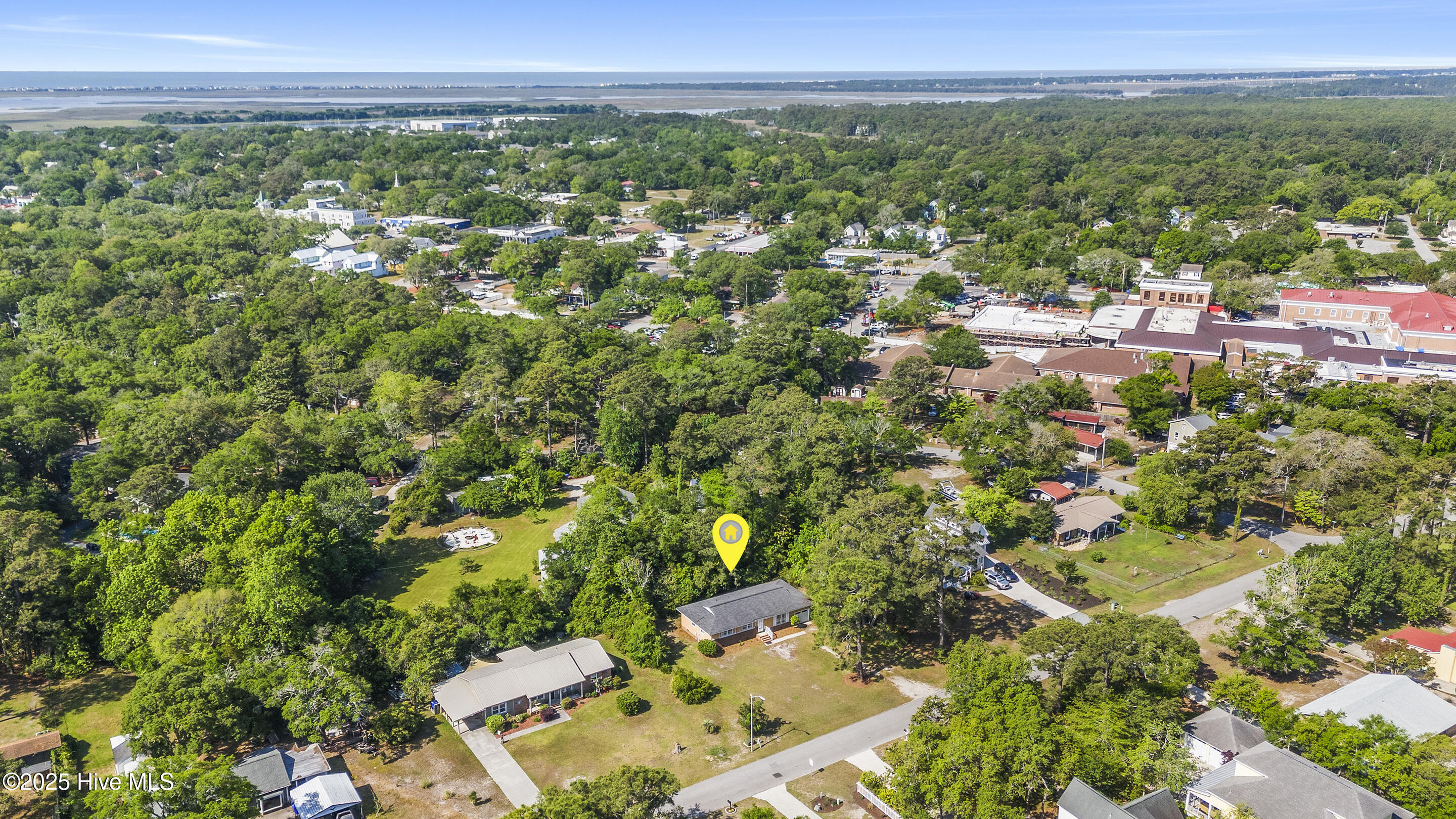 609 N Fodale Avenue Property Photo 4