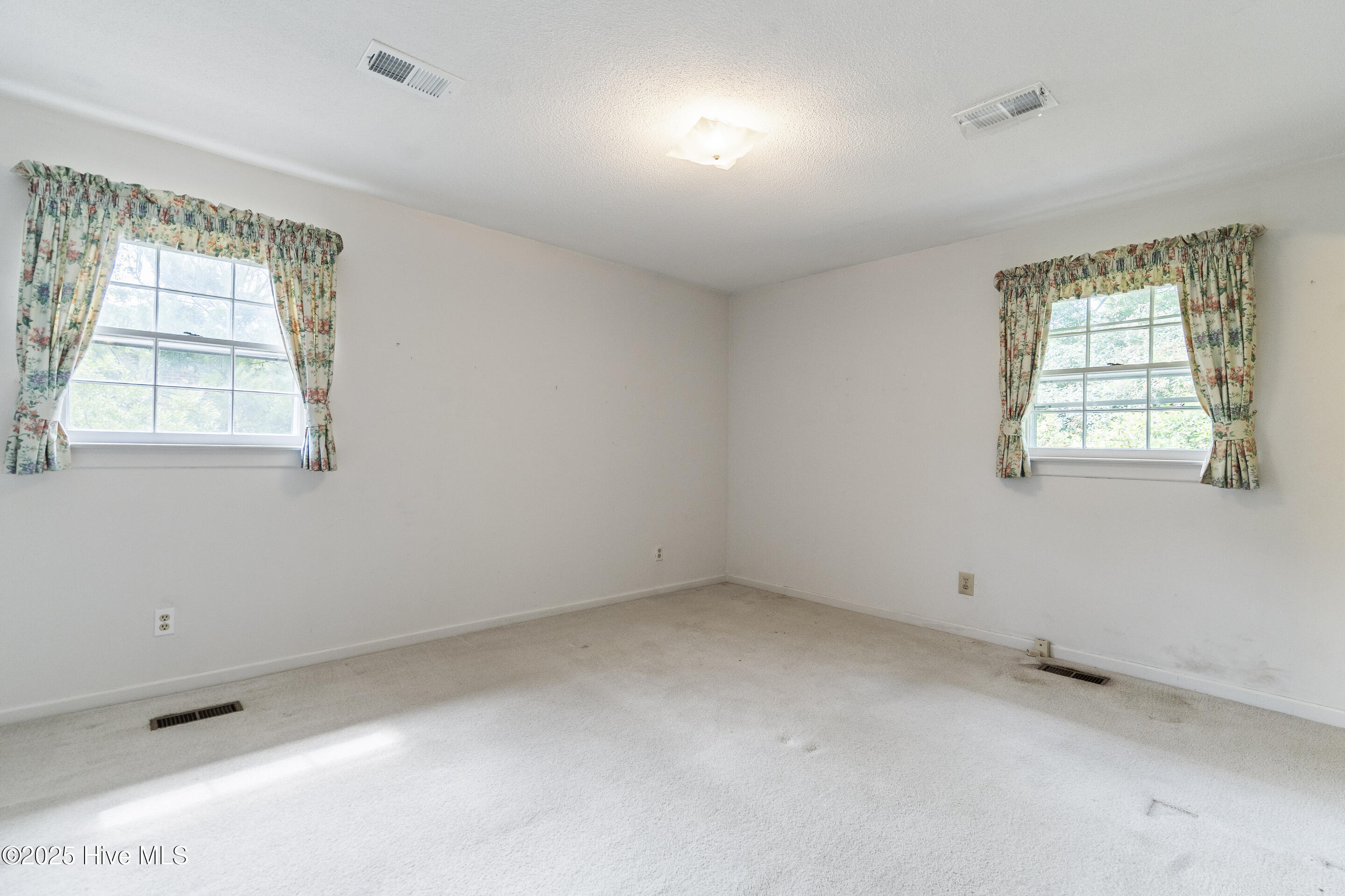 609 N Fodale Avenue Property Photo 11