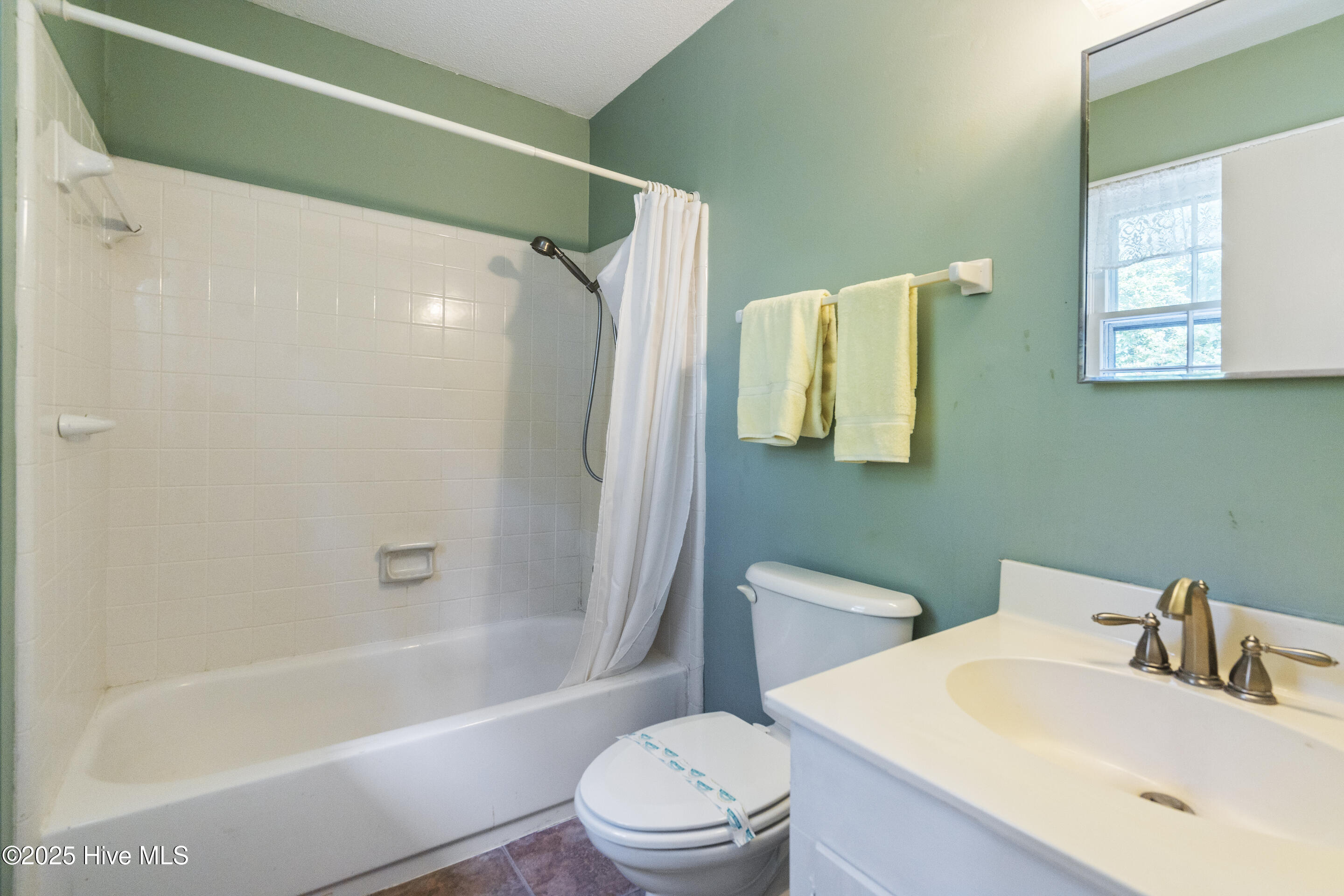609 N Fodale Avenue Property Photo 12