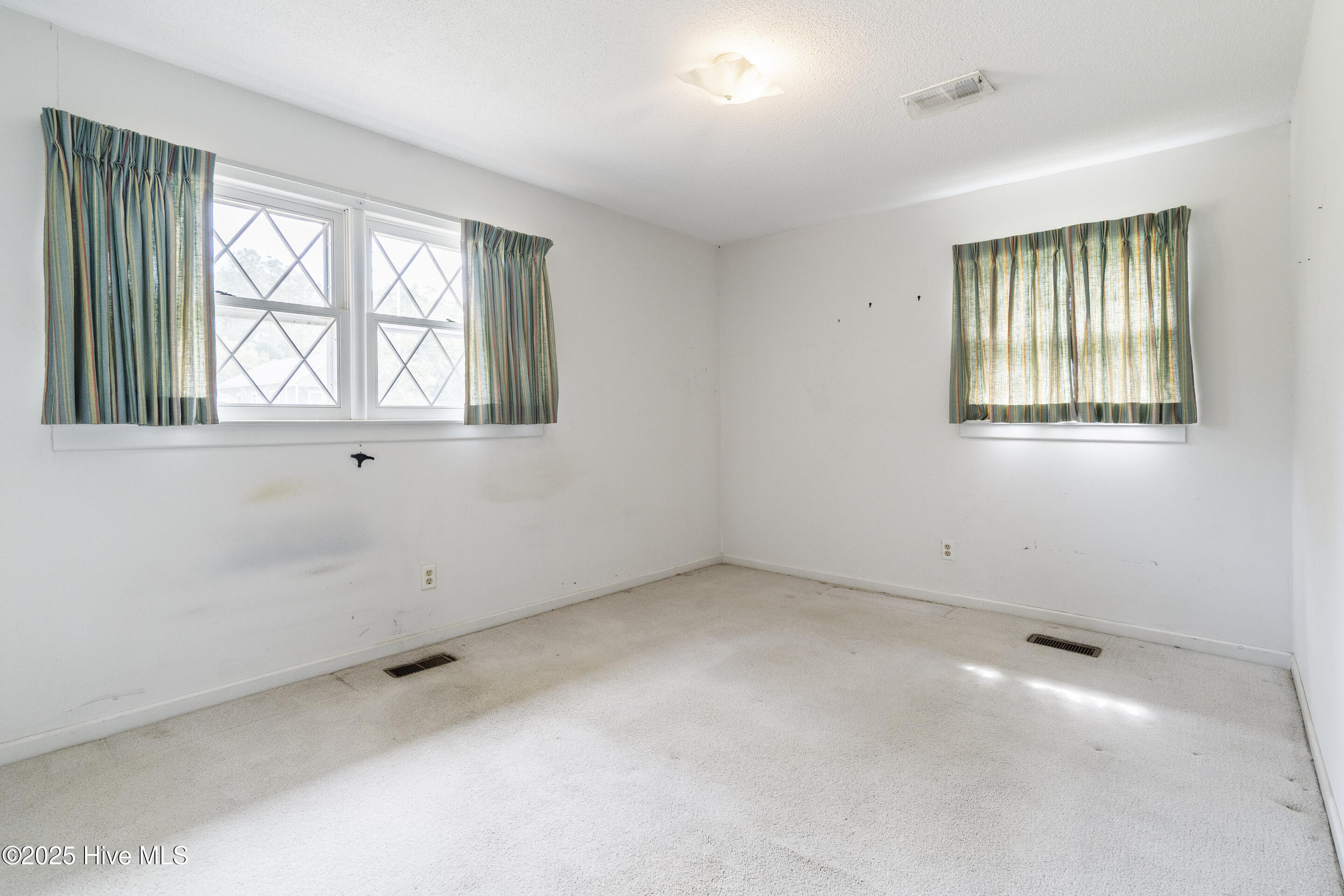 609 N Fodale Avenue Property Photo 13
