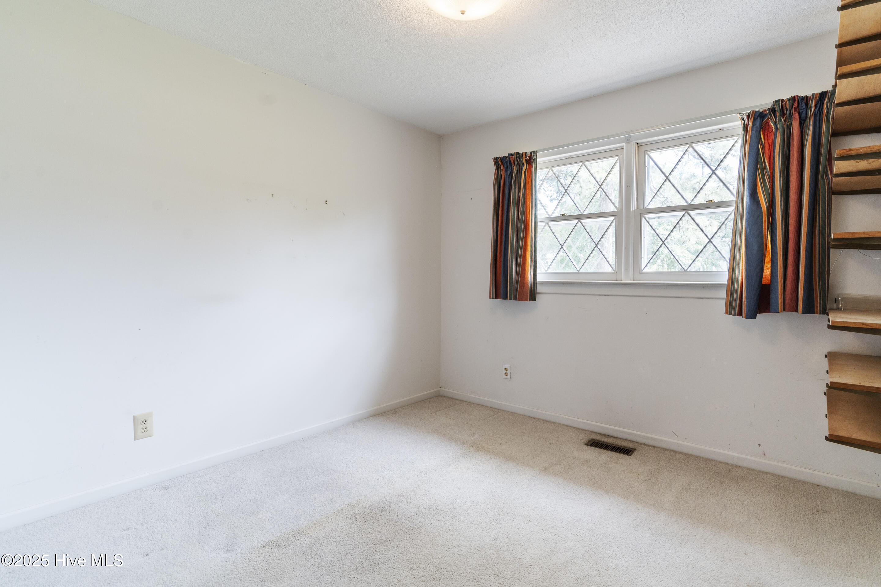 609 N Fodale Avenue Property Photo 14