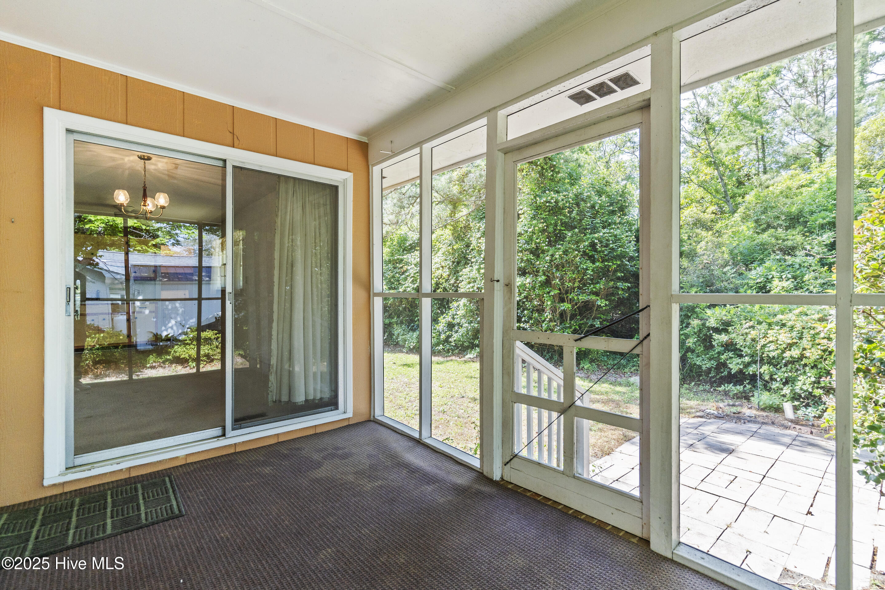 609 N Fodale Avenue Property Photo 17
