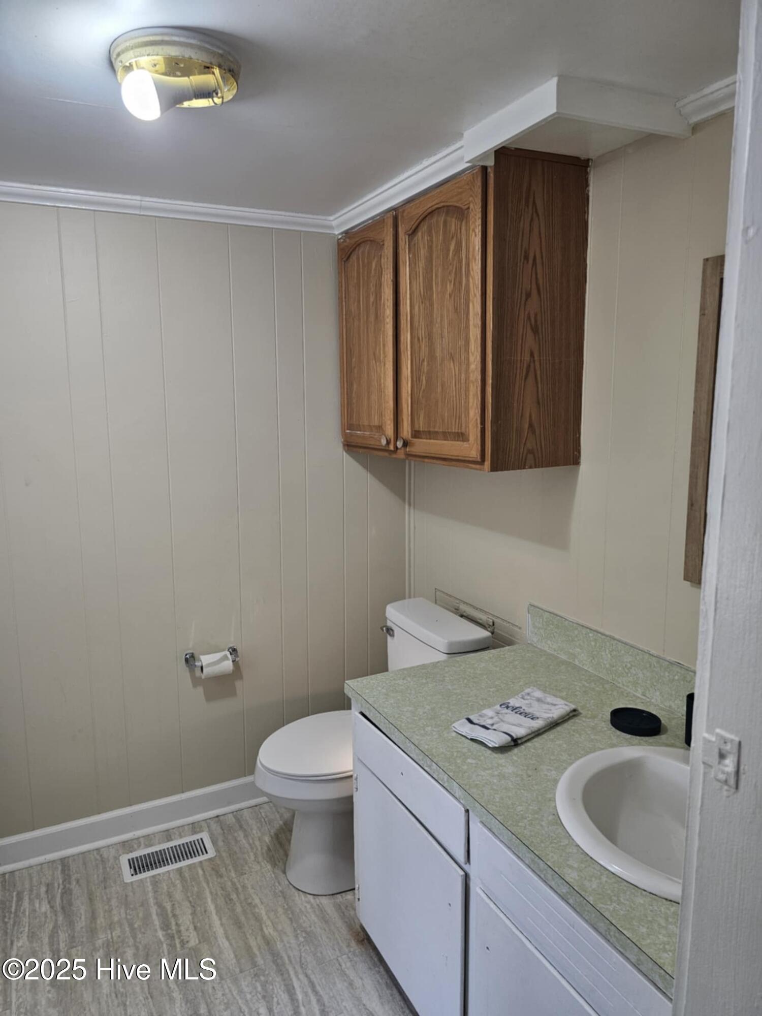 402 Warren Street Property Photo 34