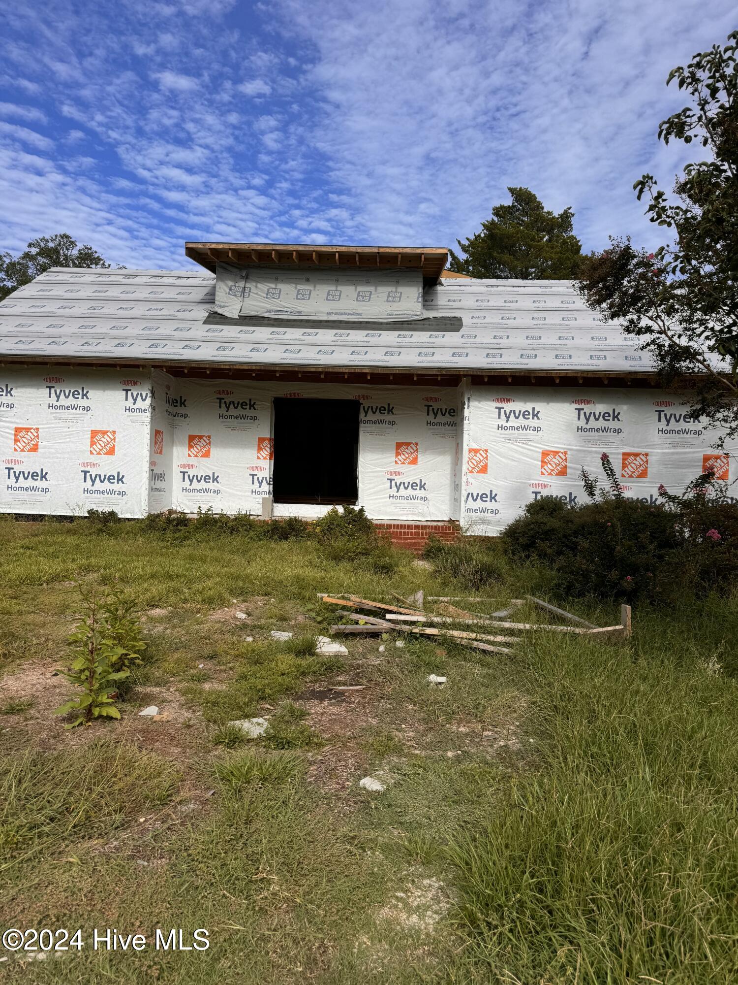 220 N Caswell Avenue Property Photo 4