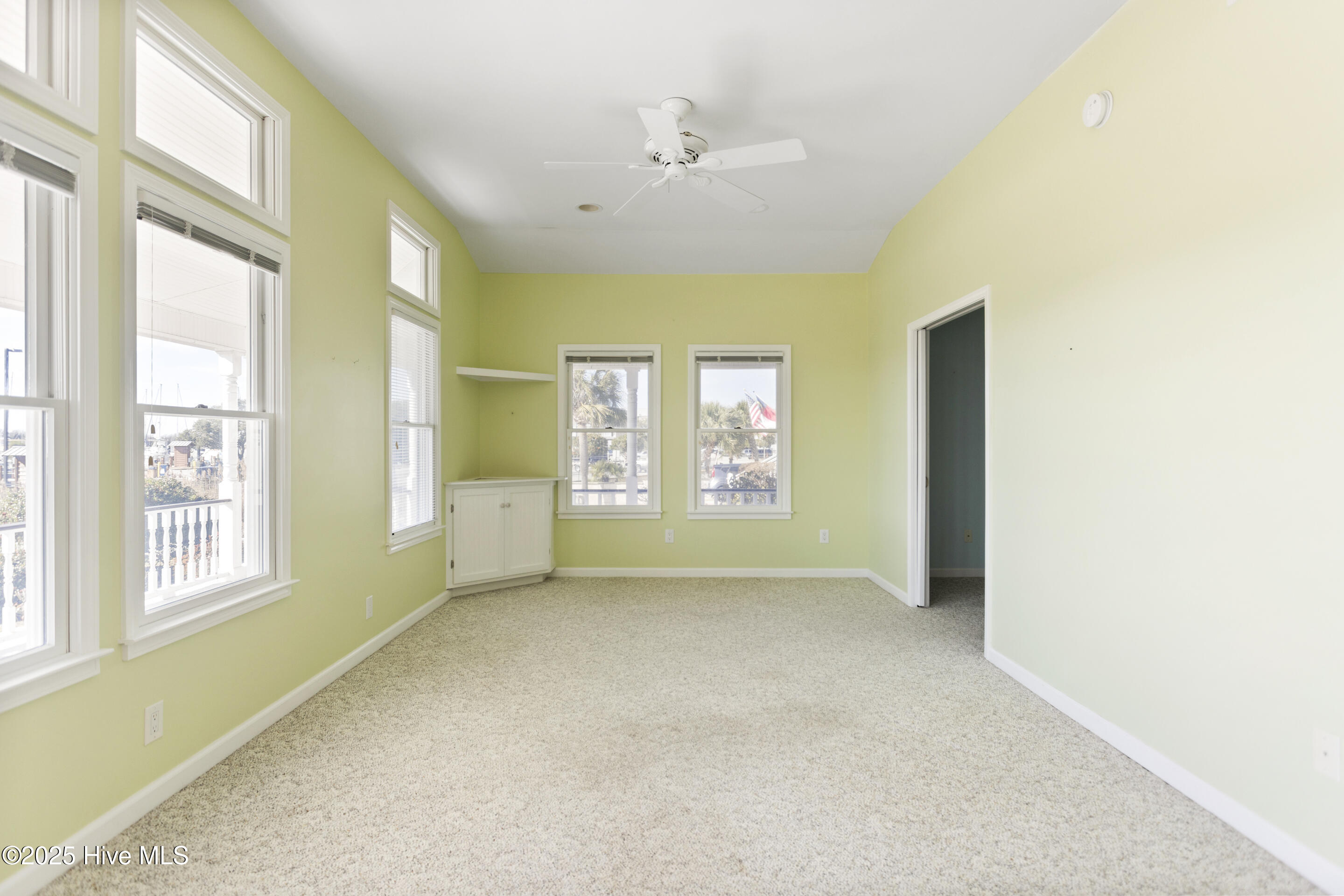 516 W Brunswick Street Property Photo 48