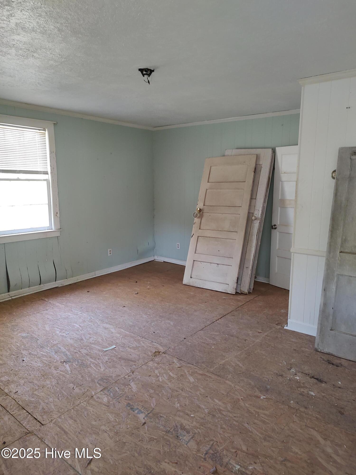 409 N Chestnut Street Property Photo 5