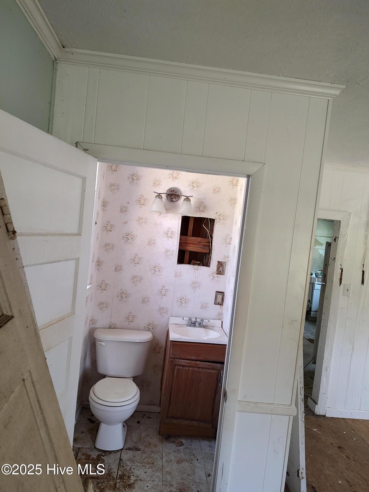 409 N Chestnut Street Property Photo 6