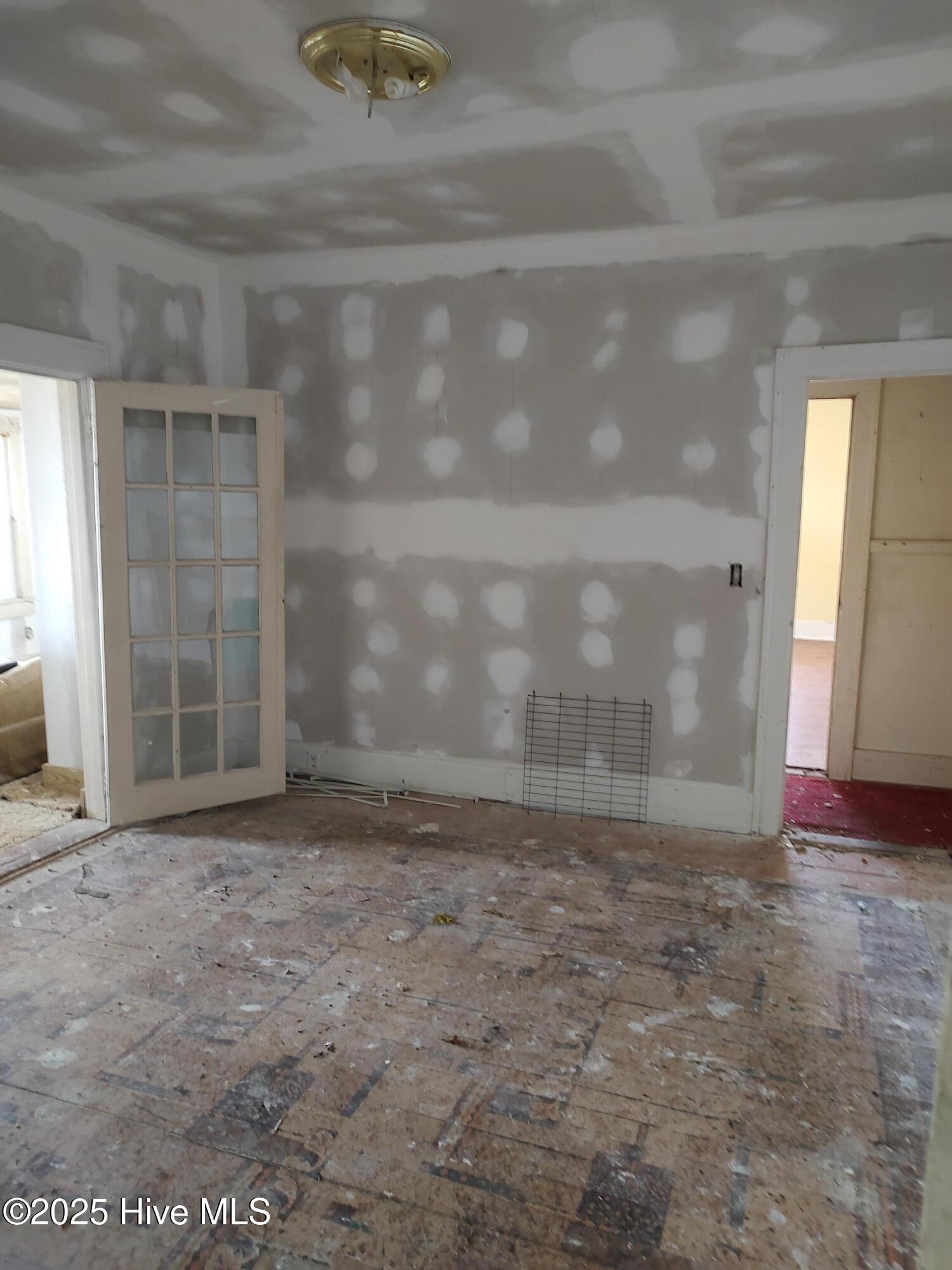 409 N Chestnut Street Property Photo 12