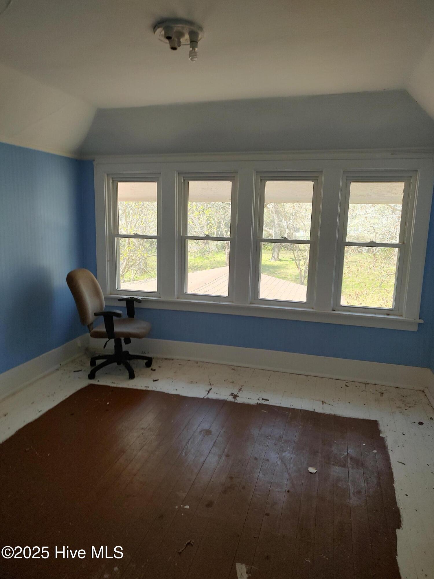 409 N Chestnut Street Property Photo 21