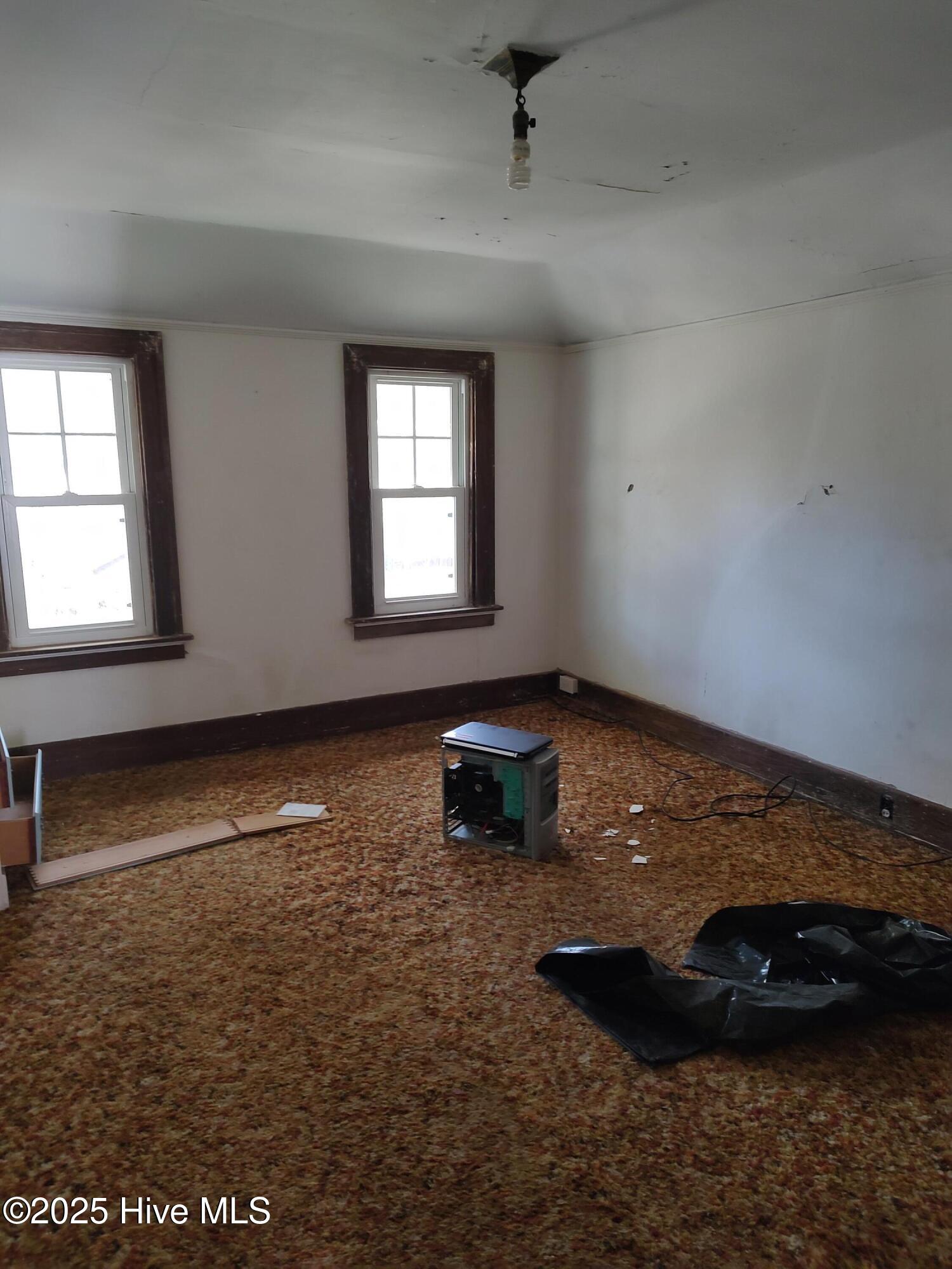 409 N Chestnut Street Property Photo 23