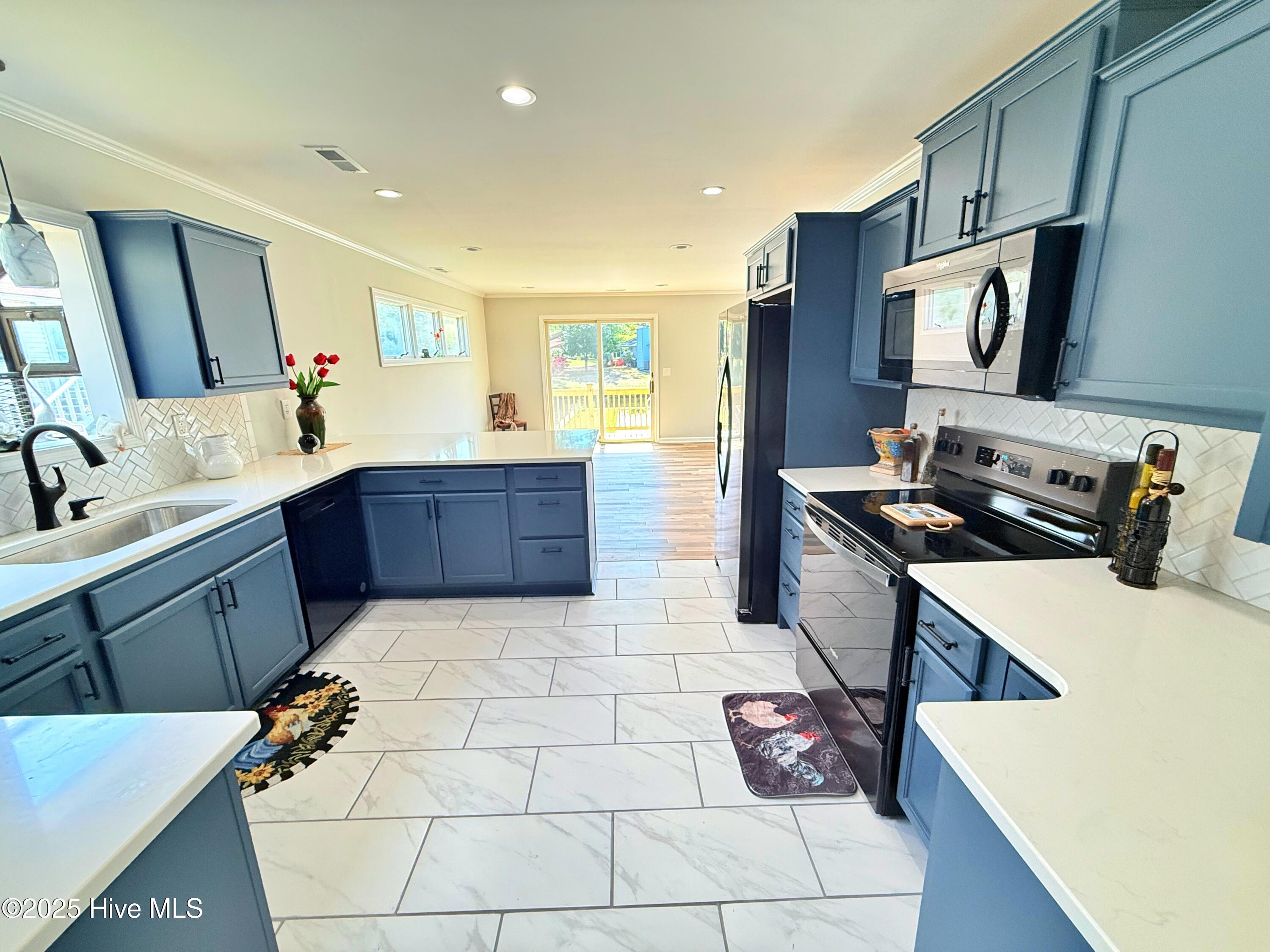 116 Sailors Court Property Photo 4