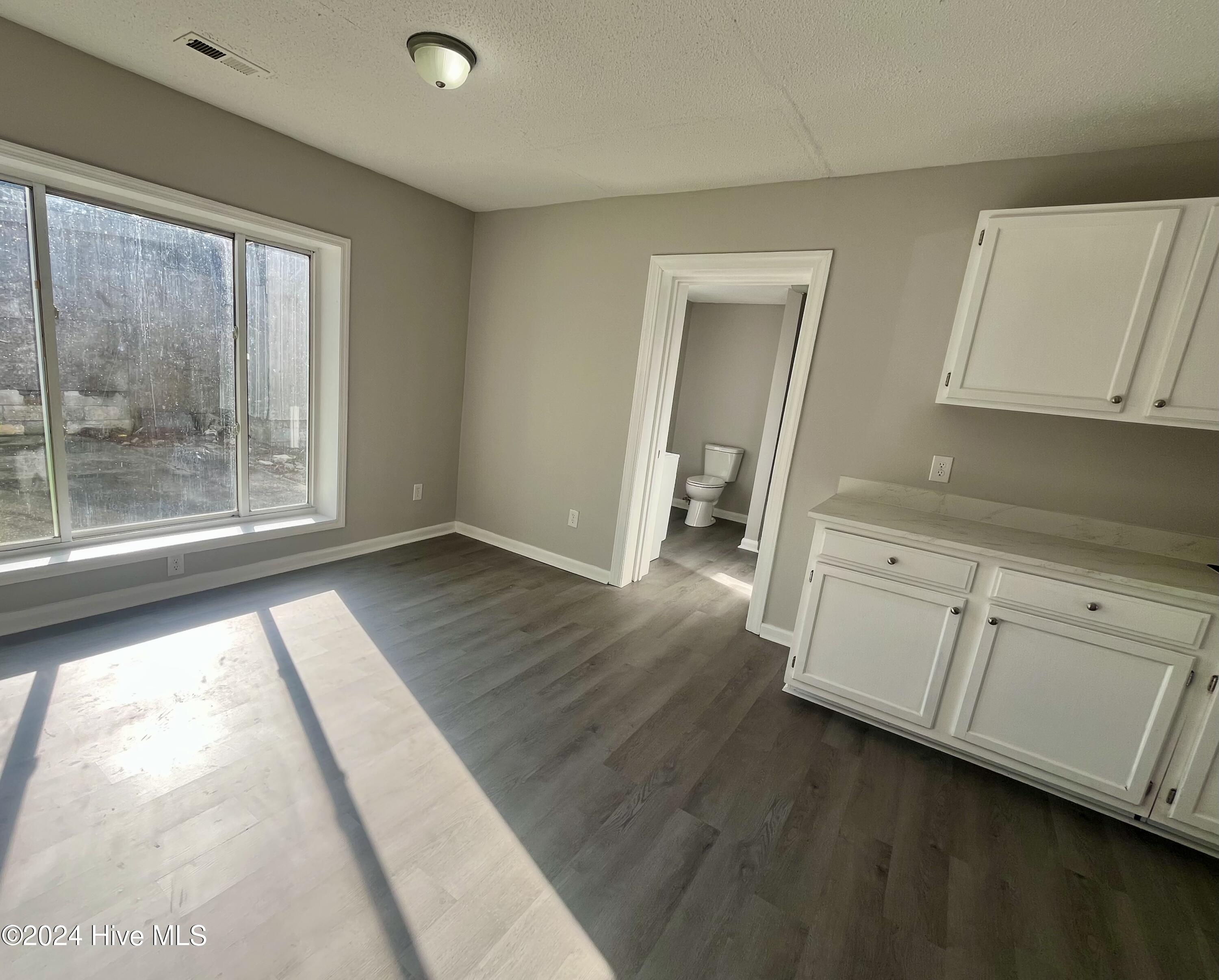2201 Chestnut Avenue Property Photo 10