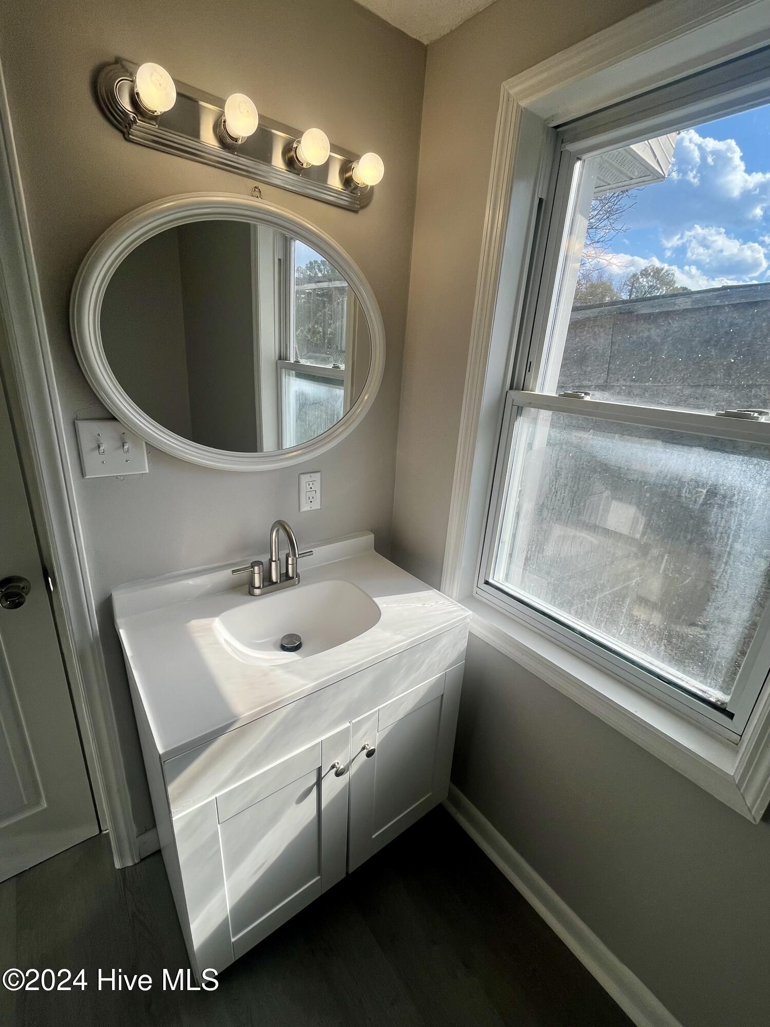 2201 Chestnut Avenue Property Photo 21