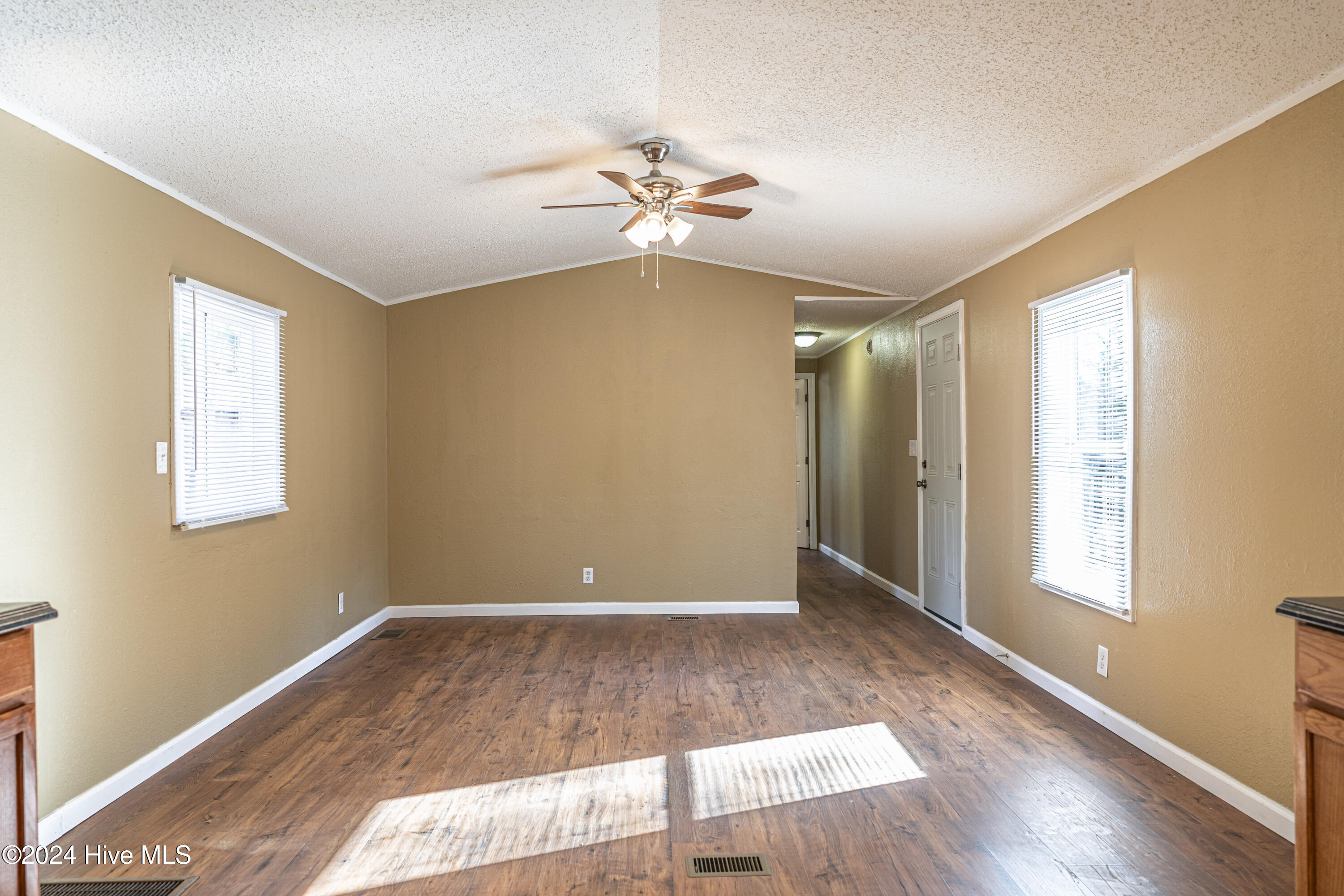 114 York Avenue Property Photo 13