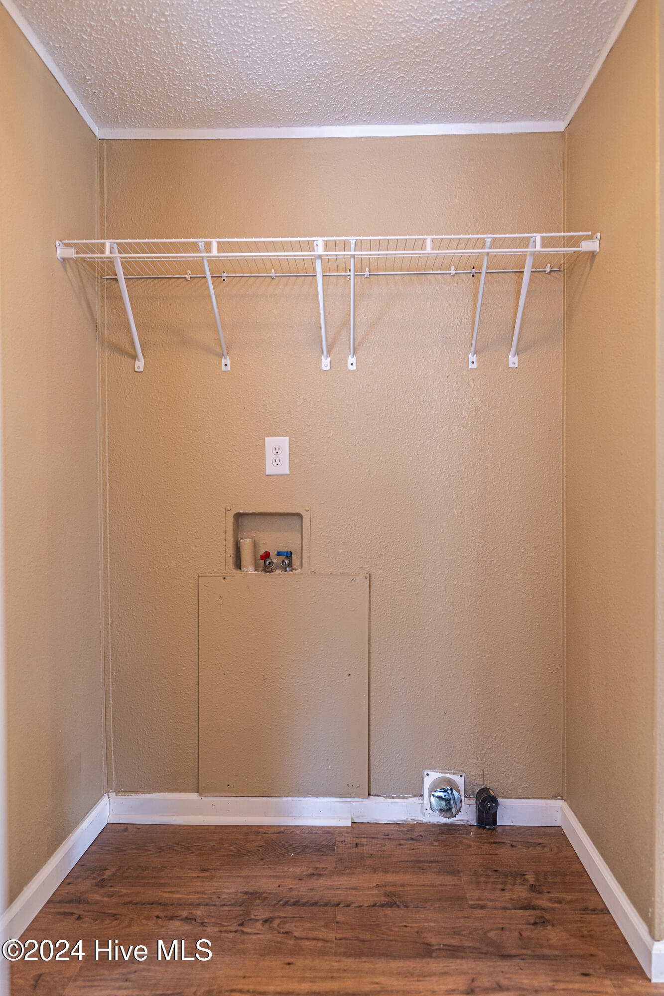 114 York Avenue Property Photo 25