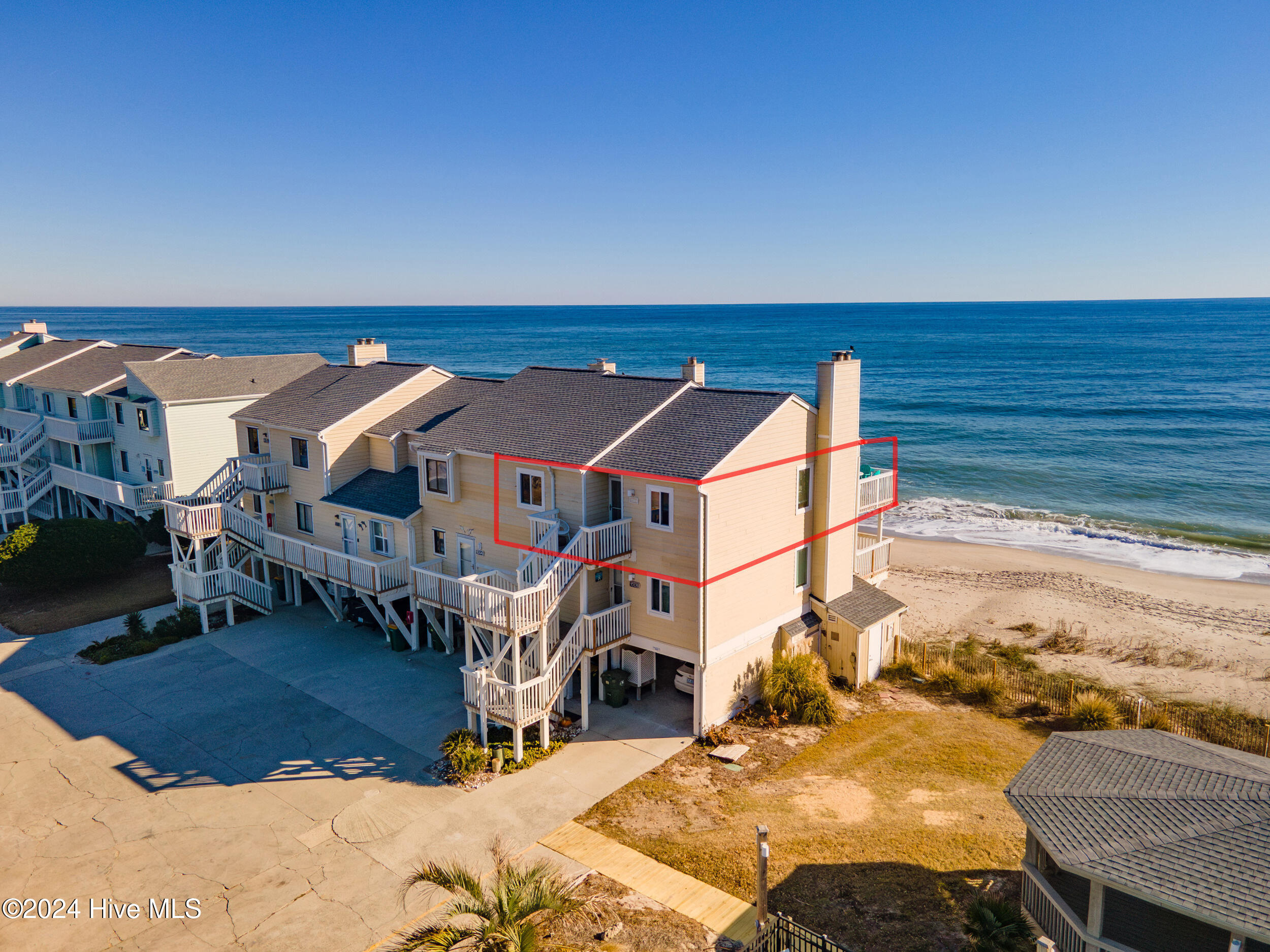 1006 Pelican Court Property Photo 1