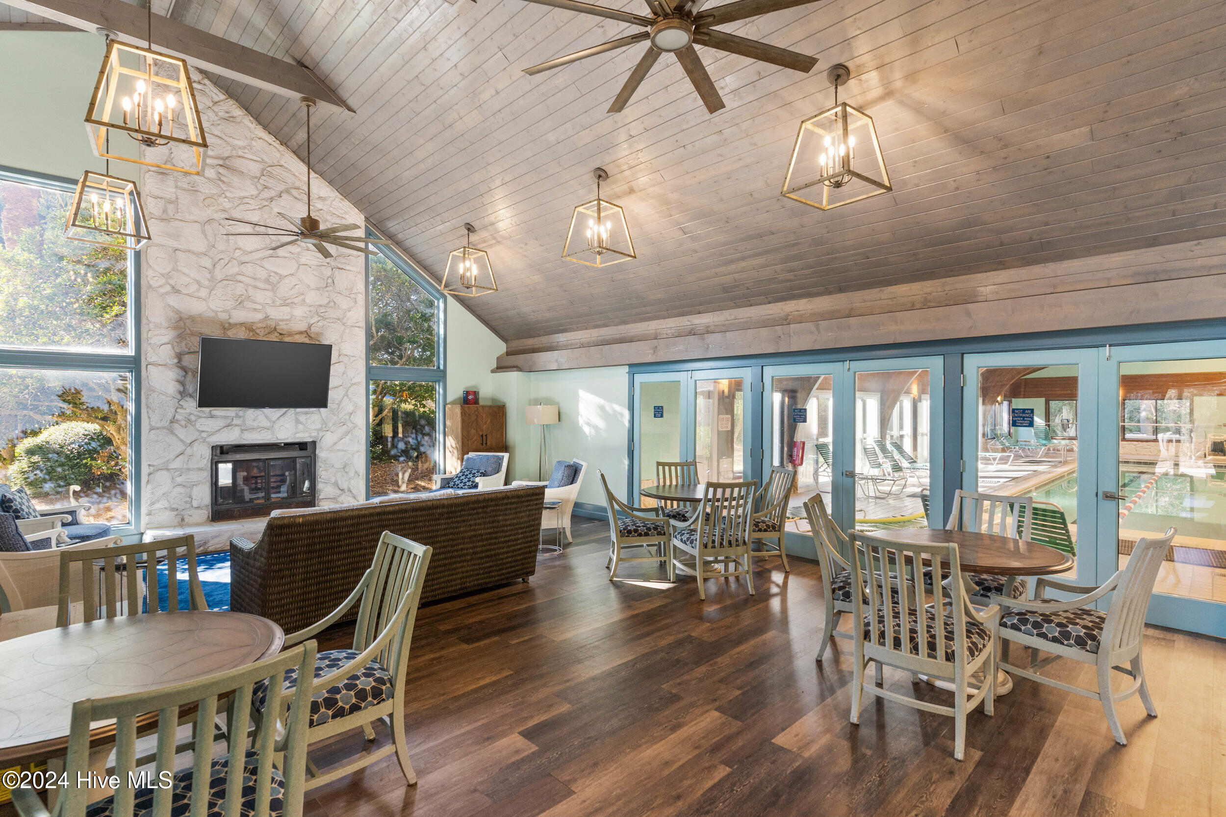 1006 Pelican Court Property Photo 41