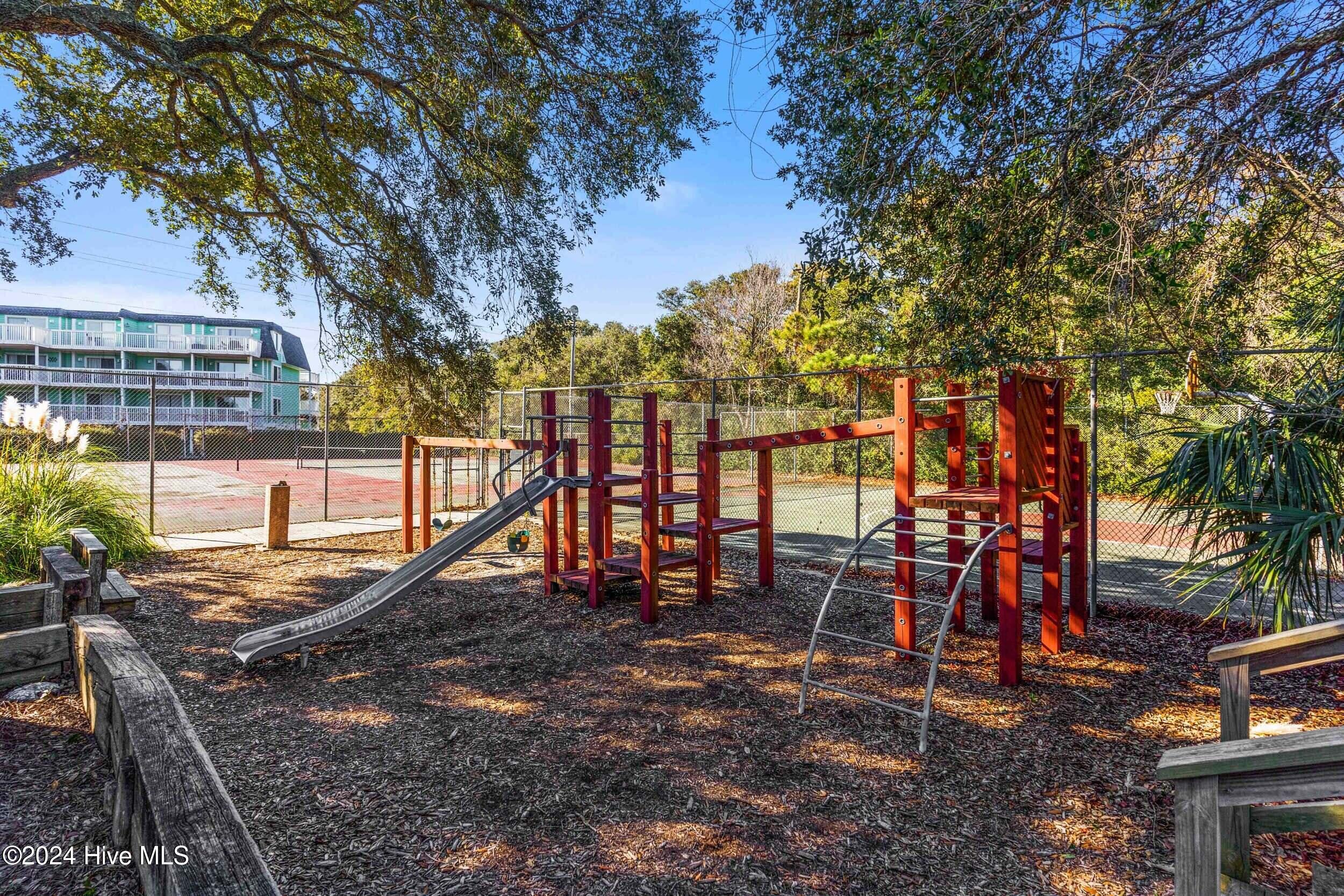 1006 Pelican Court Property Photo 44