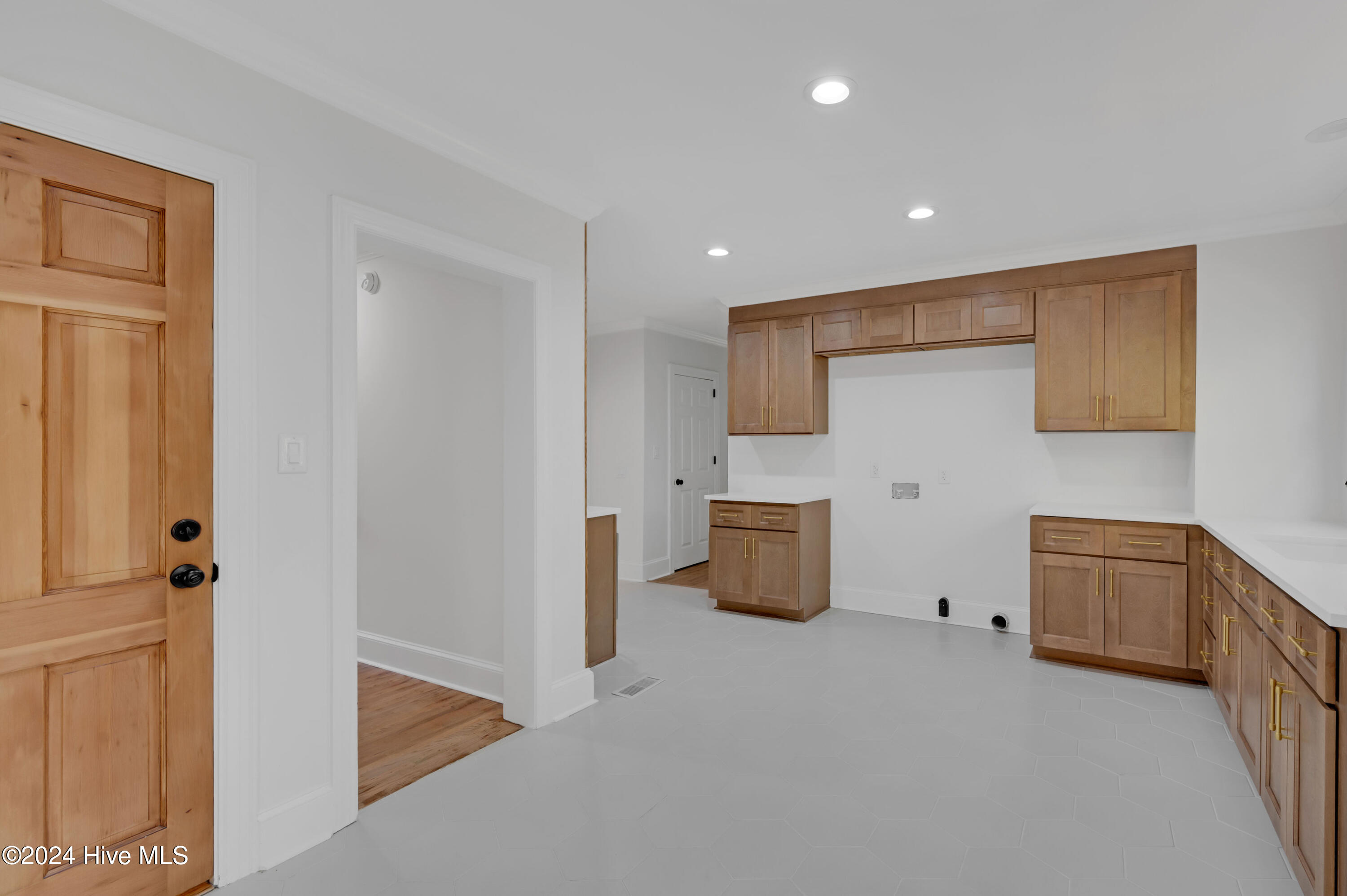 2706 Evans Street Property Photo 21