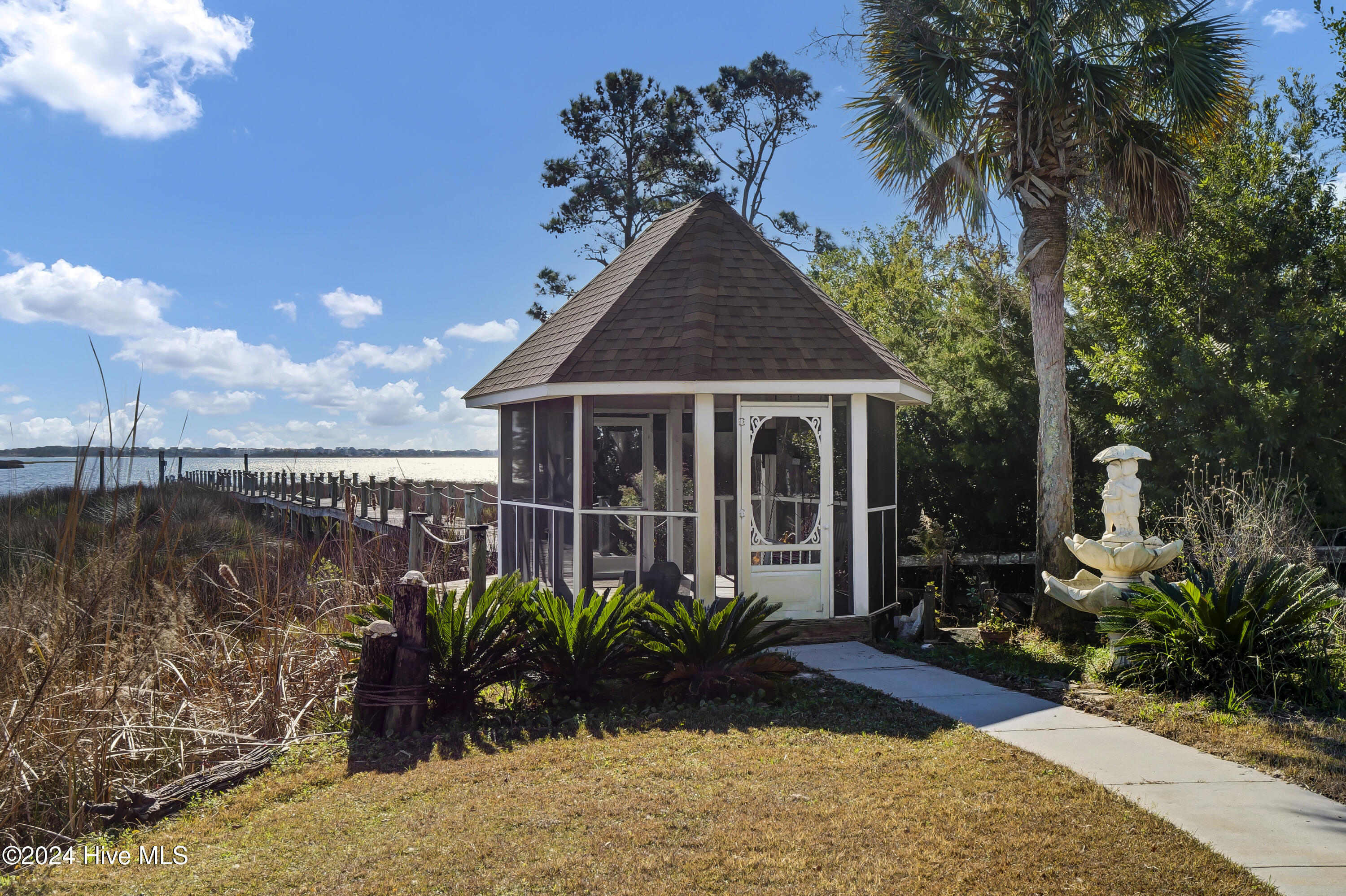 101 Trumpet Street Property Photo 76