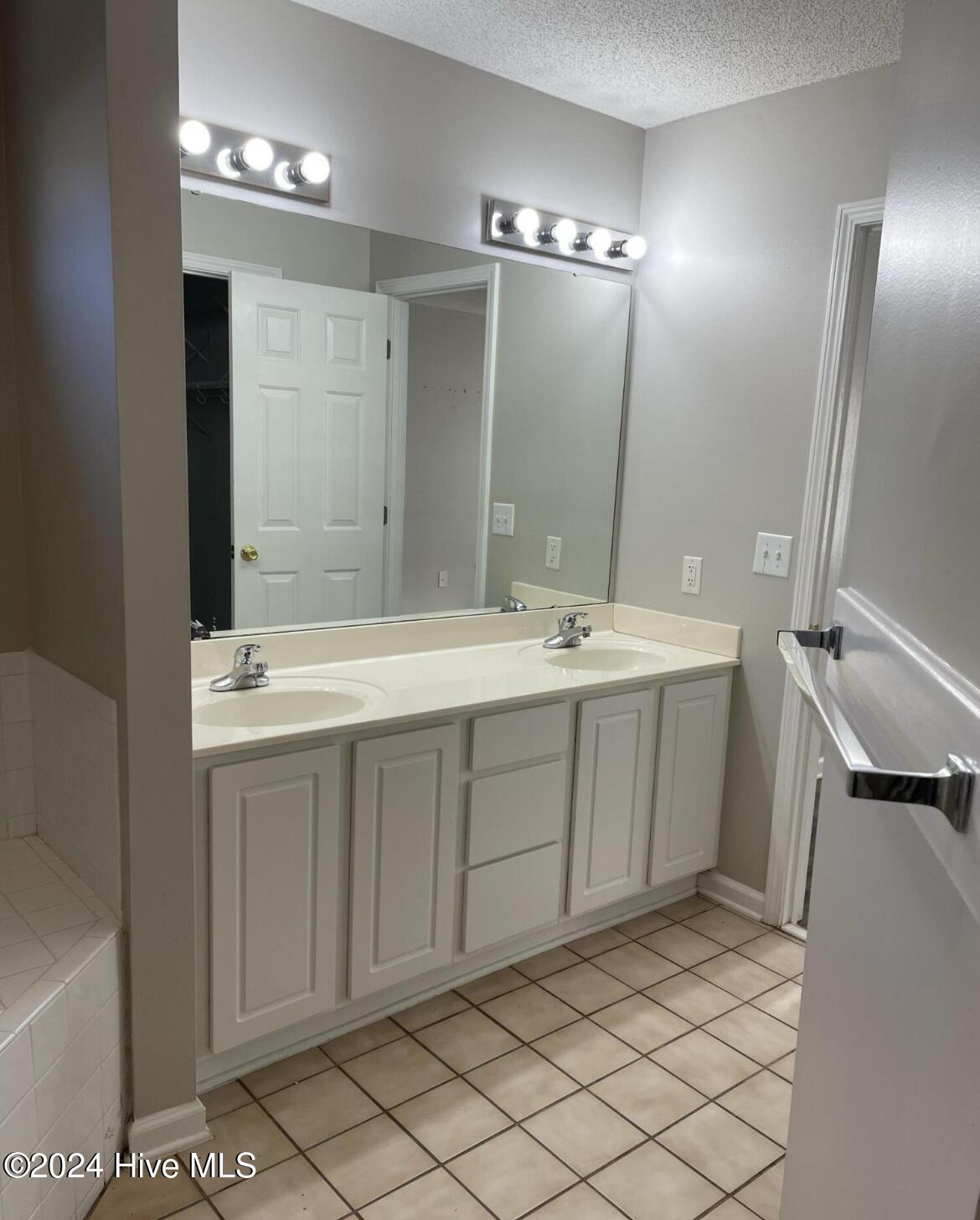 331 Lake Road Property Photo 14