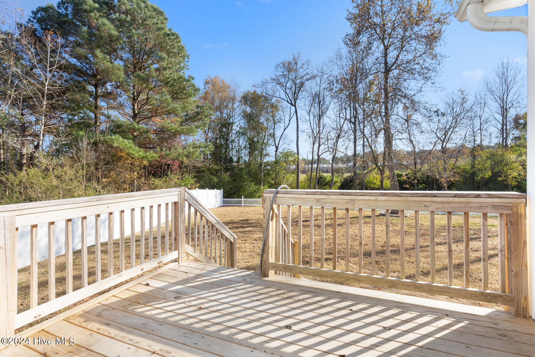 404 Silva Cove Property Photo 28