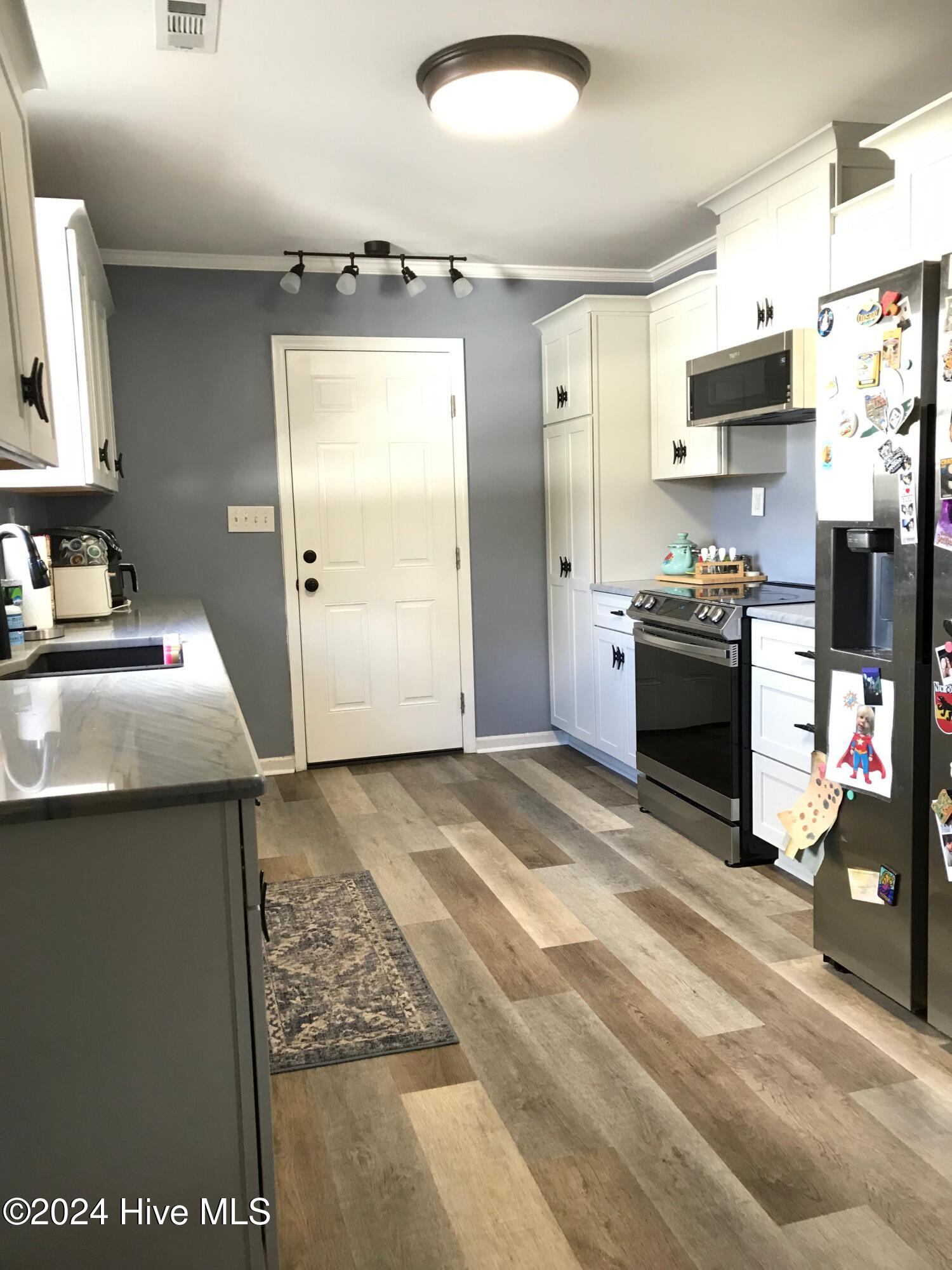 209 Marsh Hen Court Property Photo 4