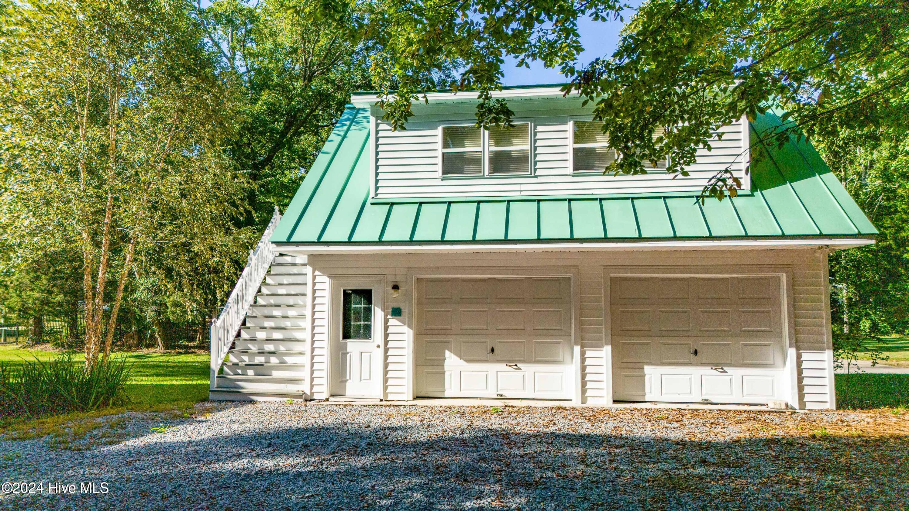 610 Windward Drive Property Photo 4