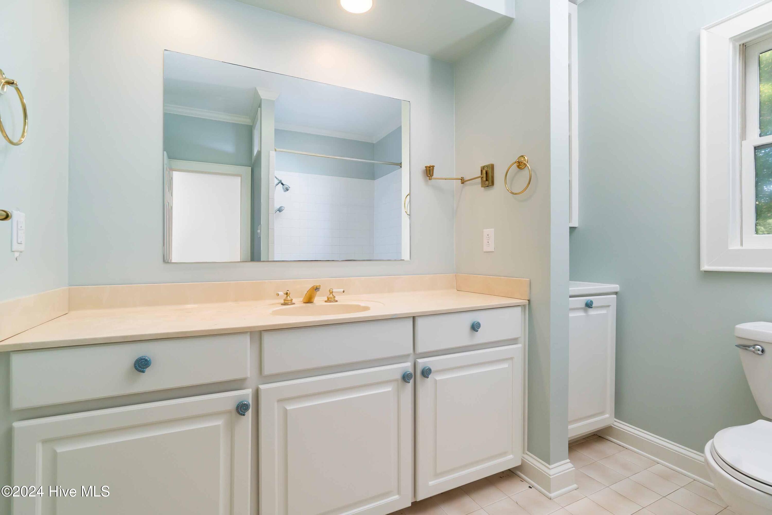 610 Windward Drive Property Photo 11