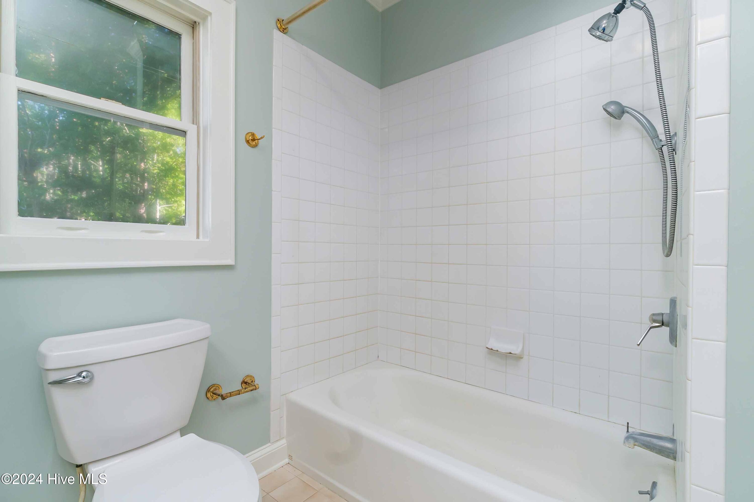610 Windward Drive Property Photo 12
