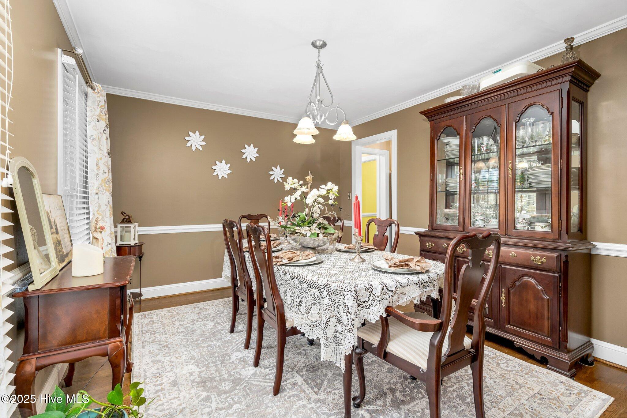1699 Yorkshire Lane Property Photo 4
