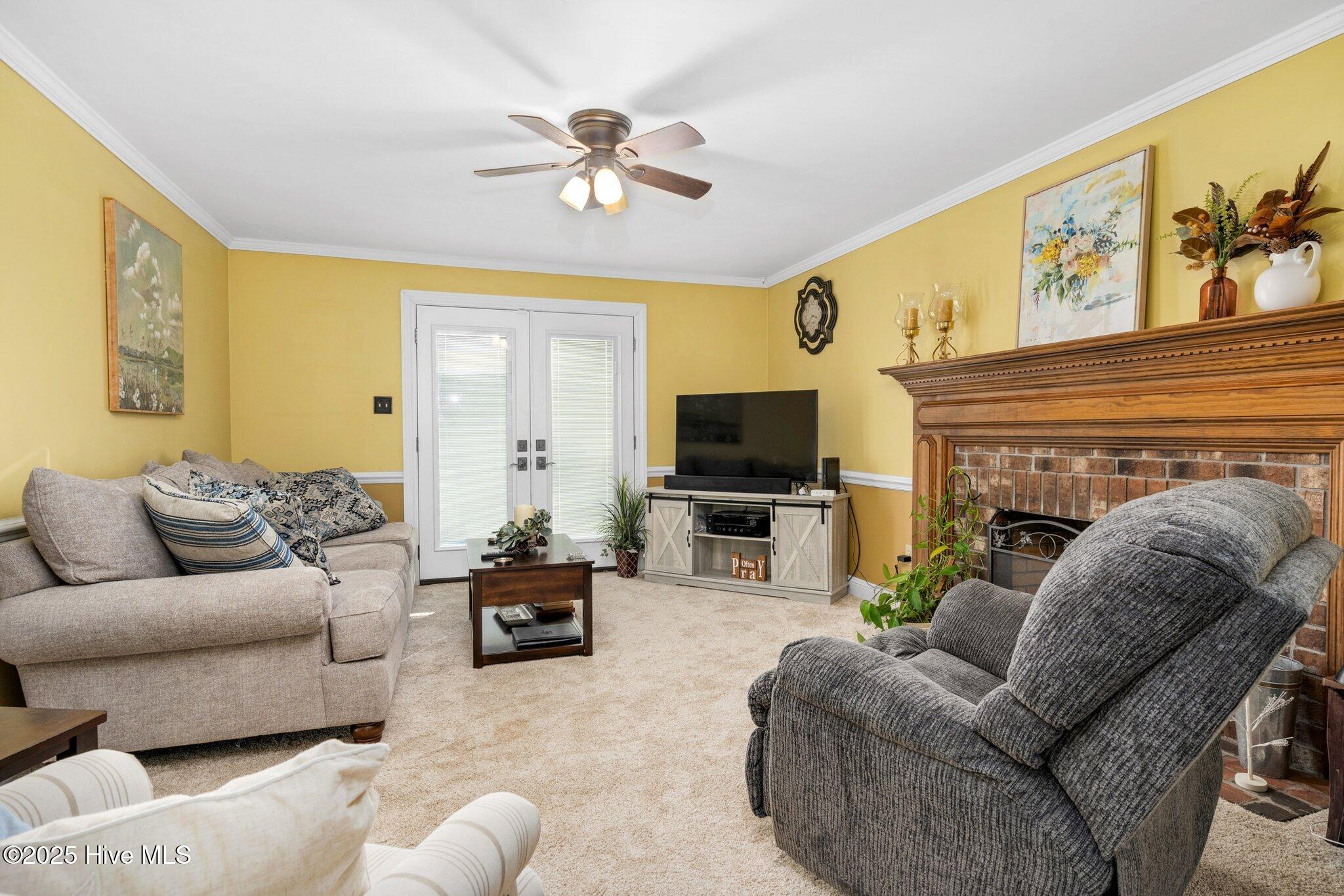 1699 Yorkshire Lane Property Photo 6