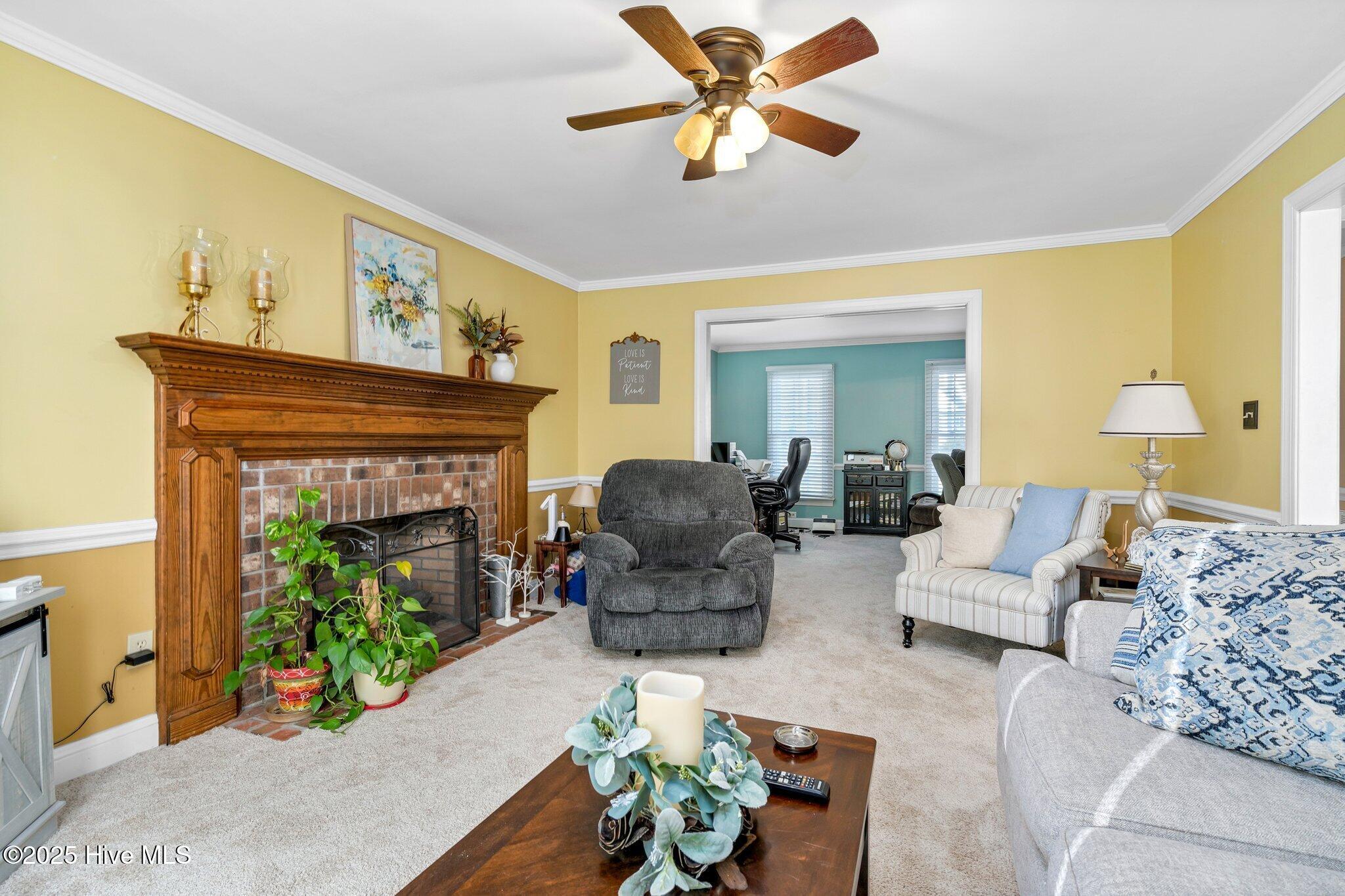 1699 Yorkshire Lane Property Photo 7