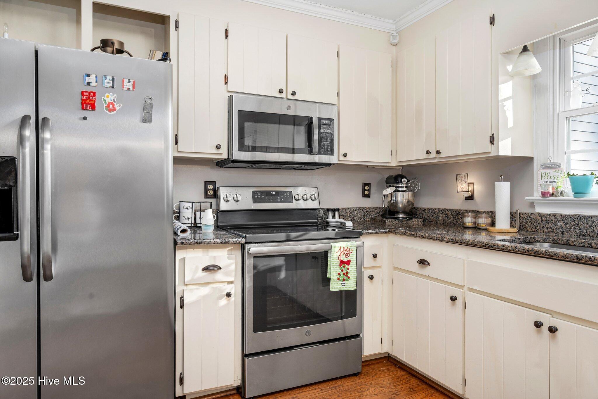 1699 Yorkshire Lane Property Photo 9